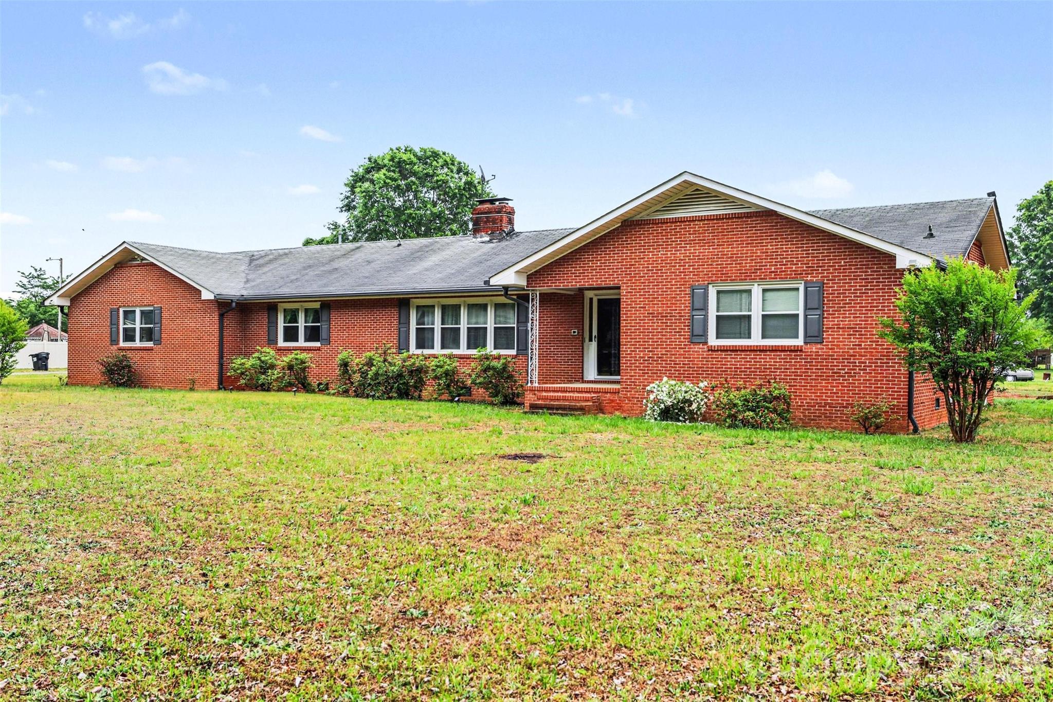 Front side of house - 105 Fox Fire Run, Gastonia