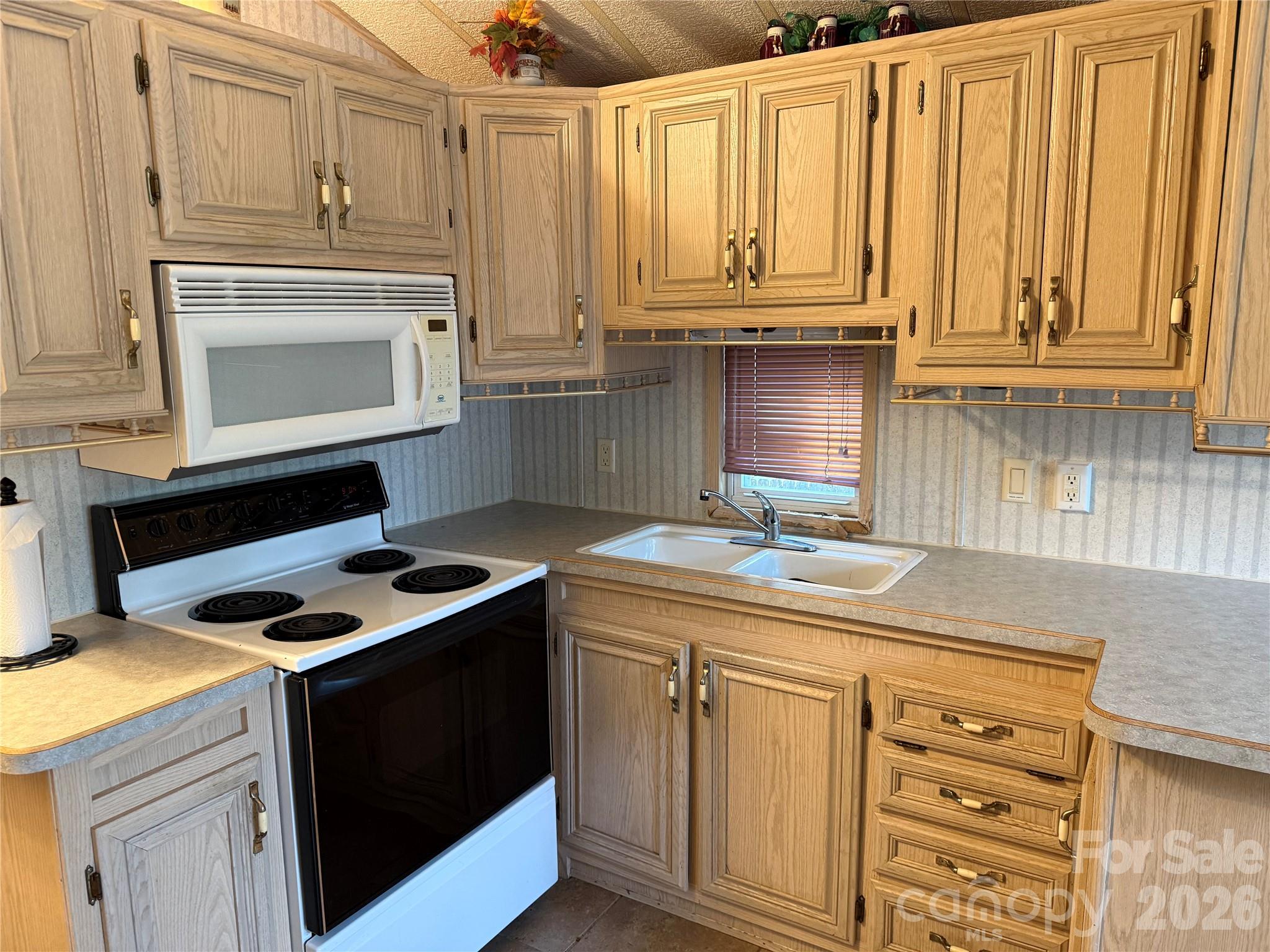 Single Family Residence at 128 Indian Harbor Trail, Mount Gilead, photo 23 of 31