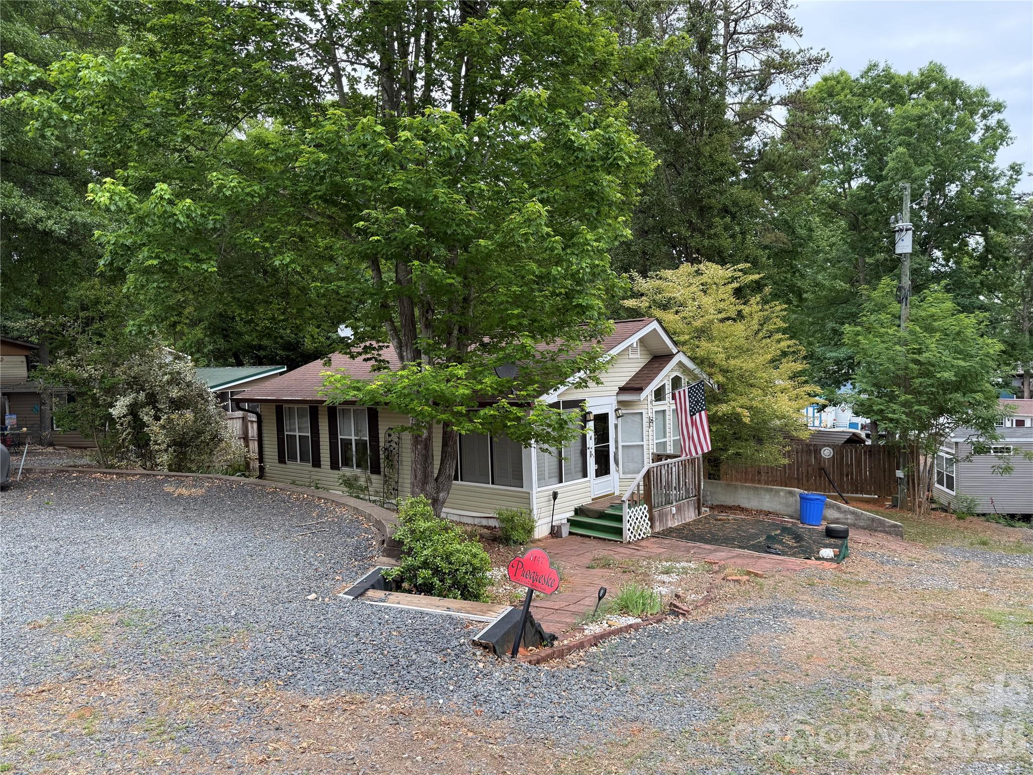 Single Family Residence at 128 Indian Harbor Trail, Mount Gilead, photo 4 of 31