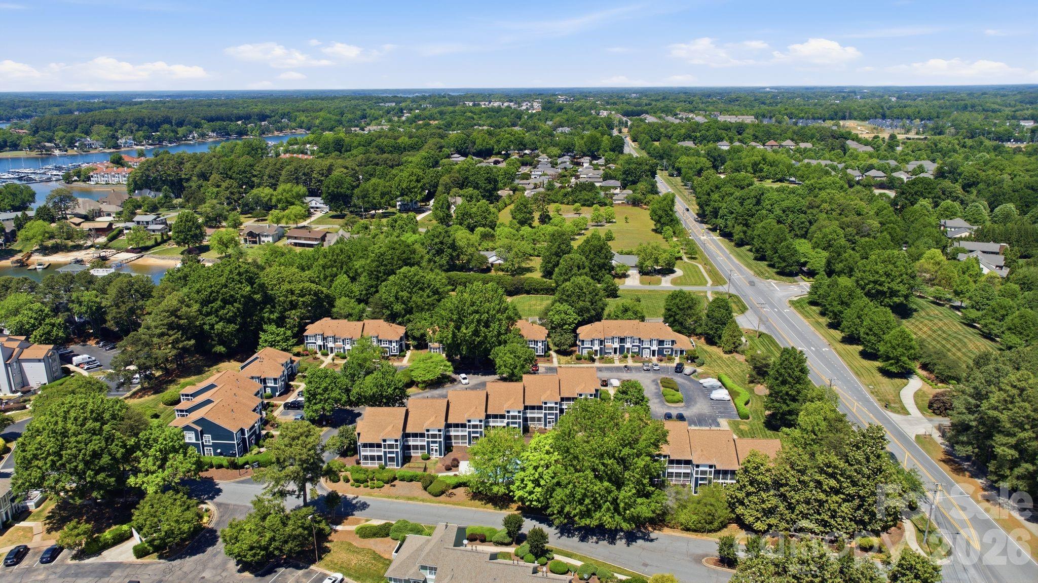 Condominium at 17515 Tuscany Lane, Cornelius, photo 28 of 34