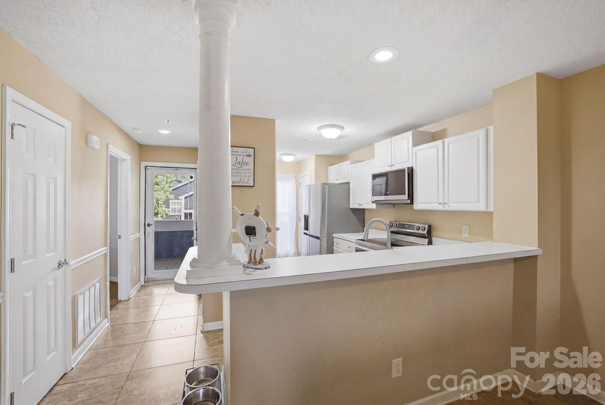 Condominium at 17515 Tuscany Lane, Cornelius, photo 11 of 34