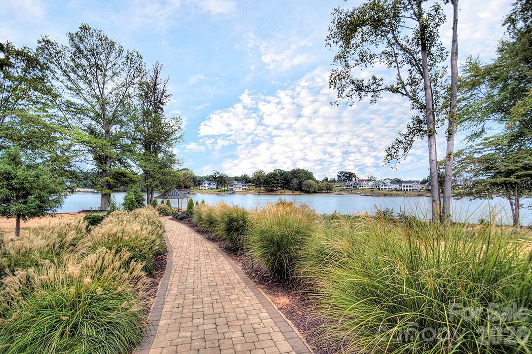 Walkway to Lake Norman - 122 Boatwright Lane, Mooresville