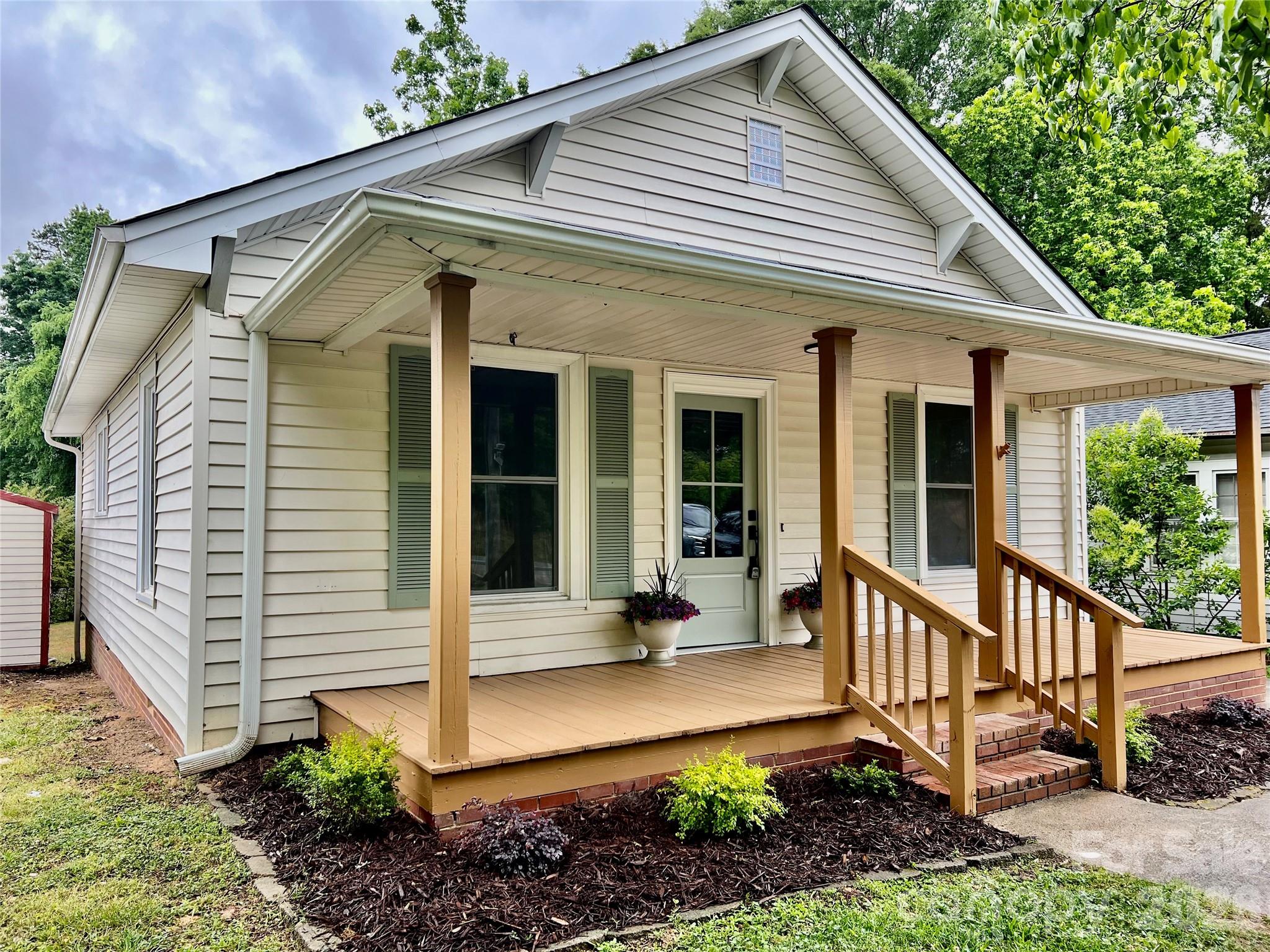 Single Family Residence at 1225 W C Street, Kannapolis, photo 2 of 16