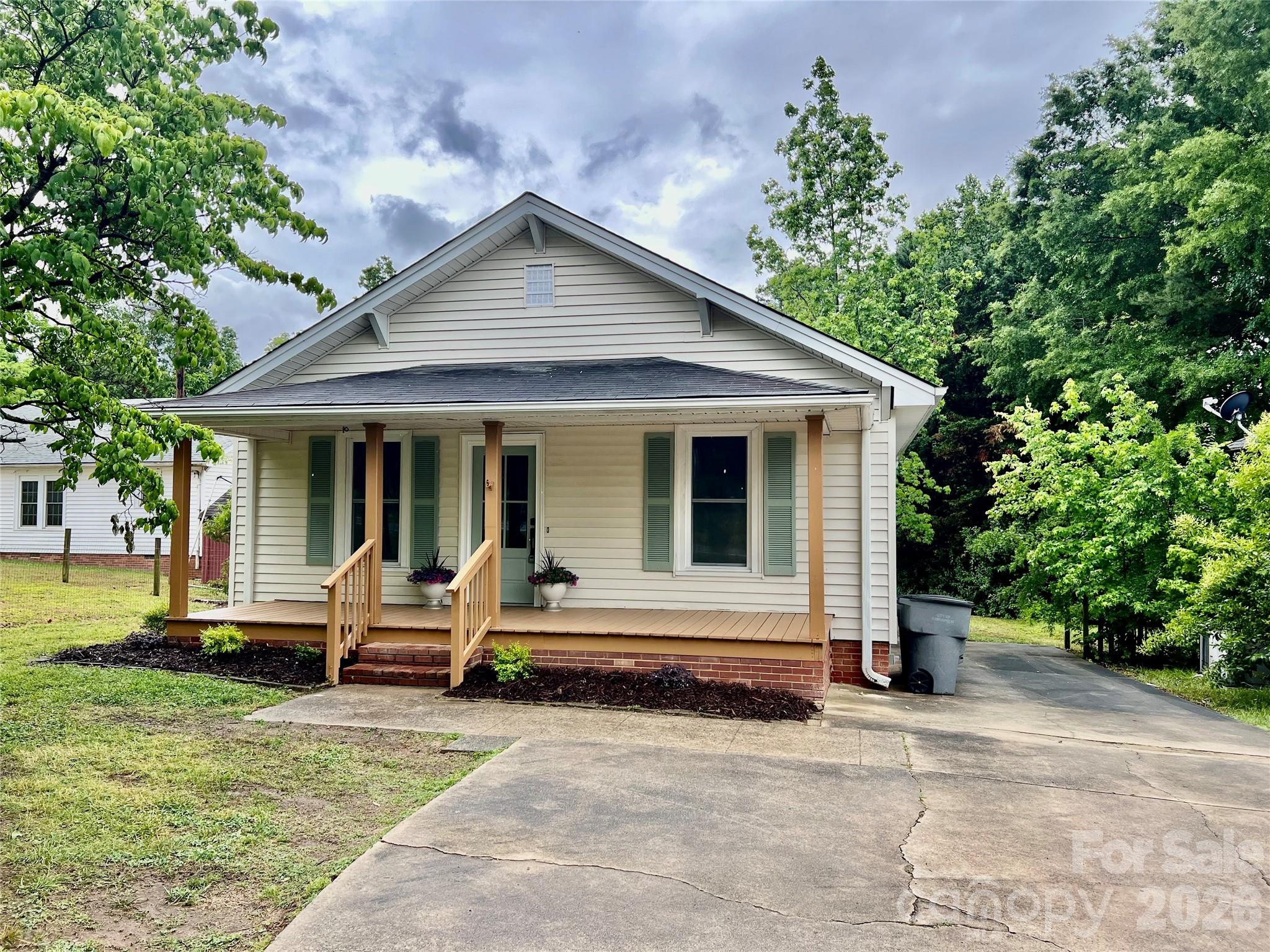Single Family Residence at 1225 W C Street, Kannapolis, photo 3 of 16