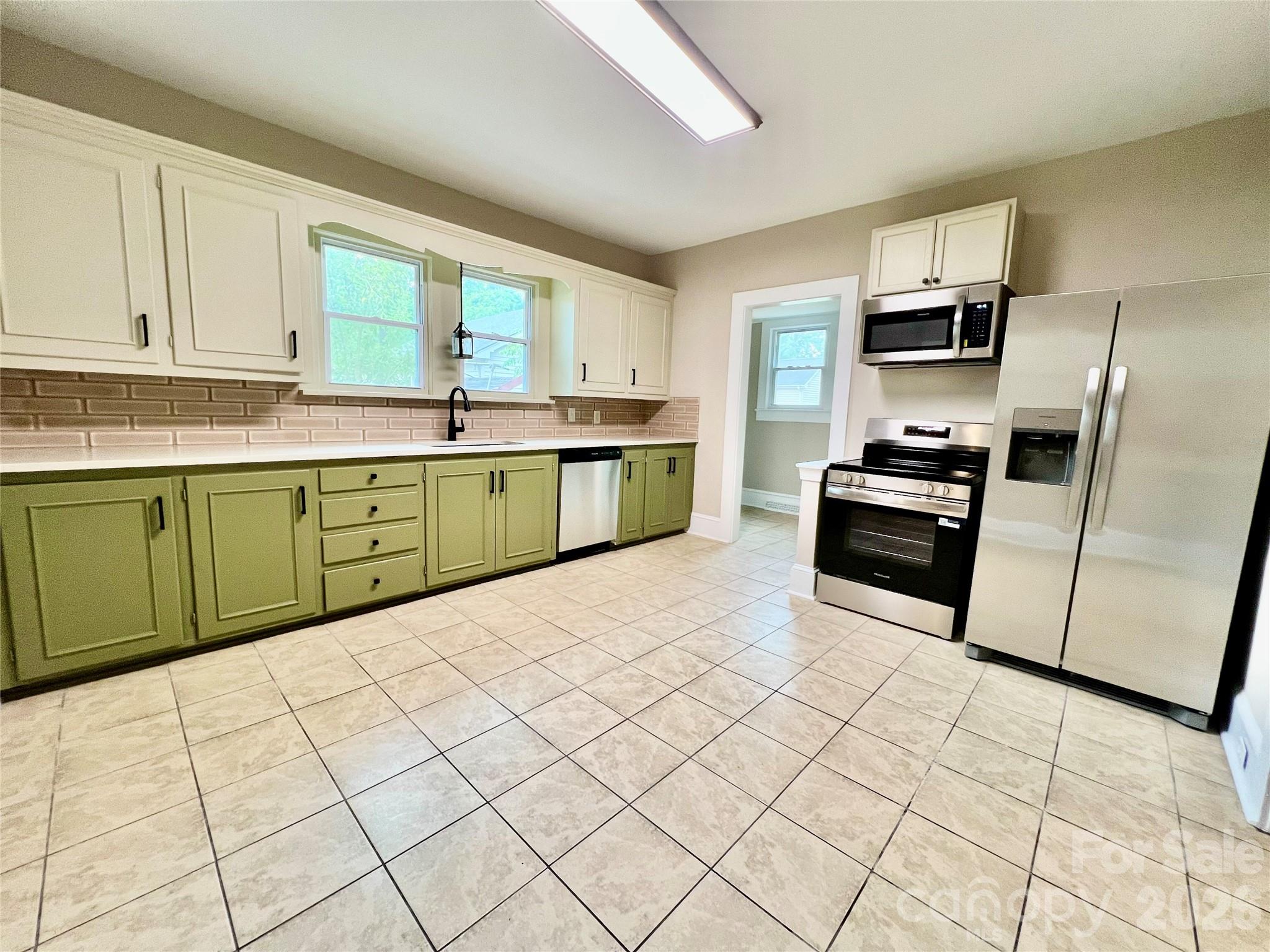 Single Family Residence at 1225 W C Street, Kannapolis, photo 8 of 16