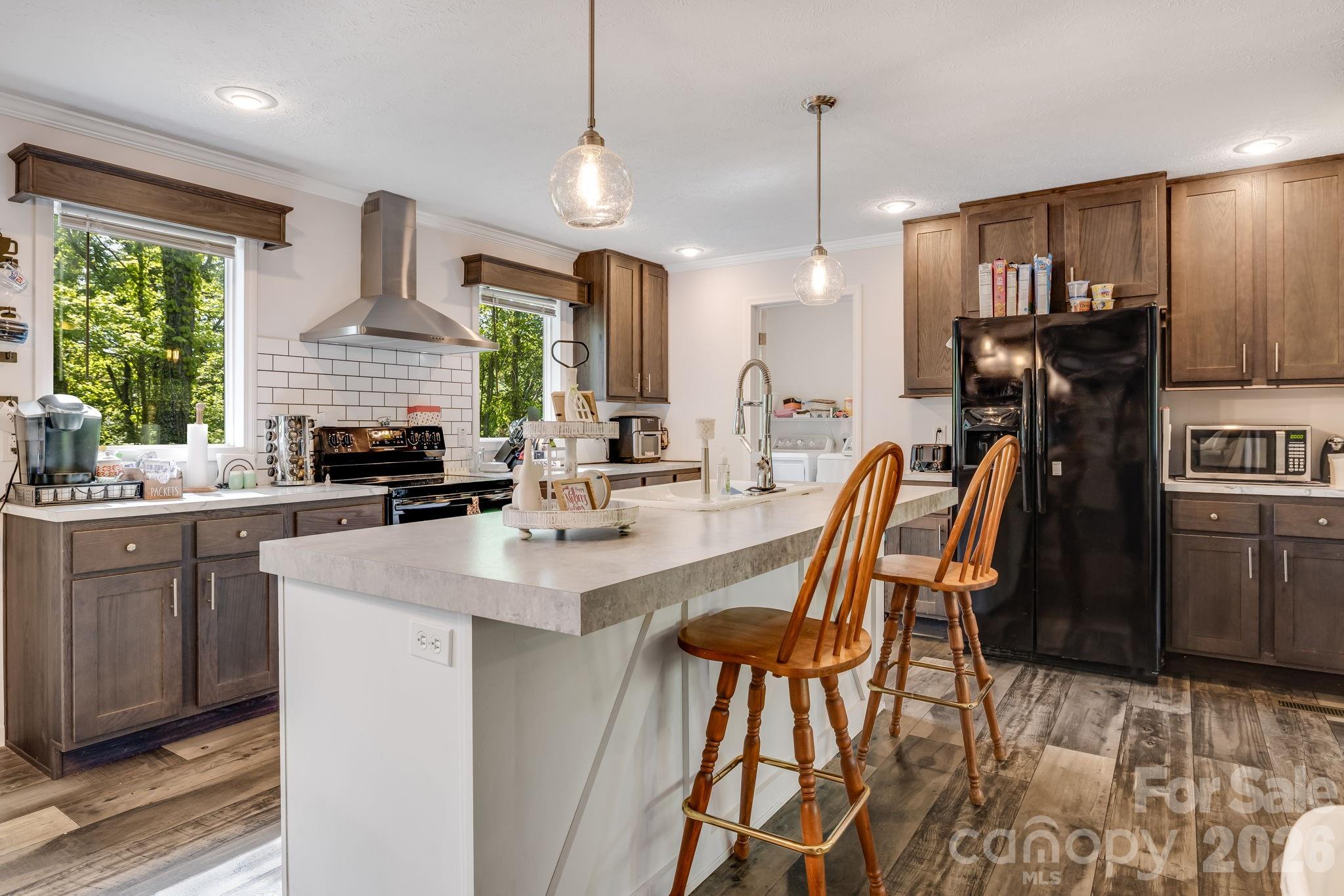 Single Family Residence at 118 Bartram Way, Black Mountain, photo 9 of 31