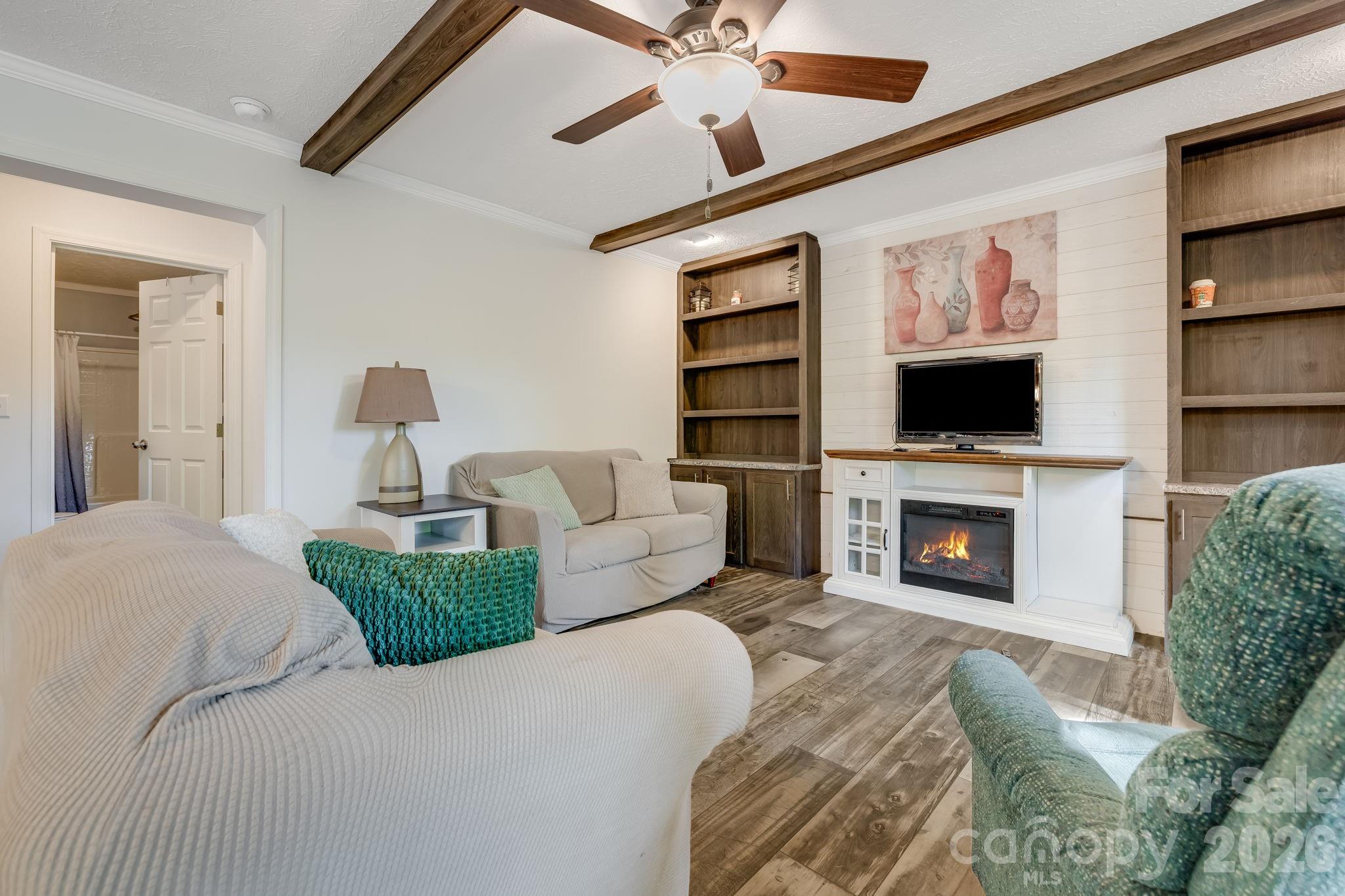 Single Family Residence at 118 Bartram Way, Black Mountain, photo 13 of 31