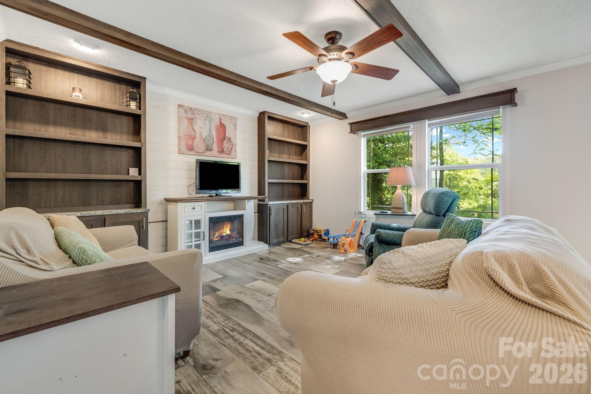 Single Family Residence at 118 Bartram Way, Black Mountain, photo 14 of 31