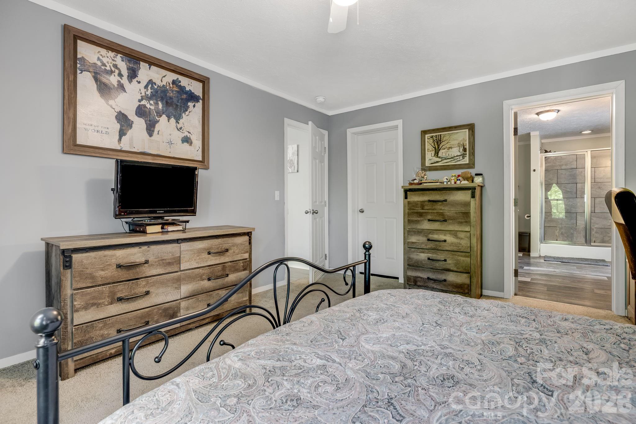 Single Family Residence at 118 Bartram Way, Black Mountain, photo 19 of 31