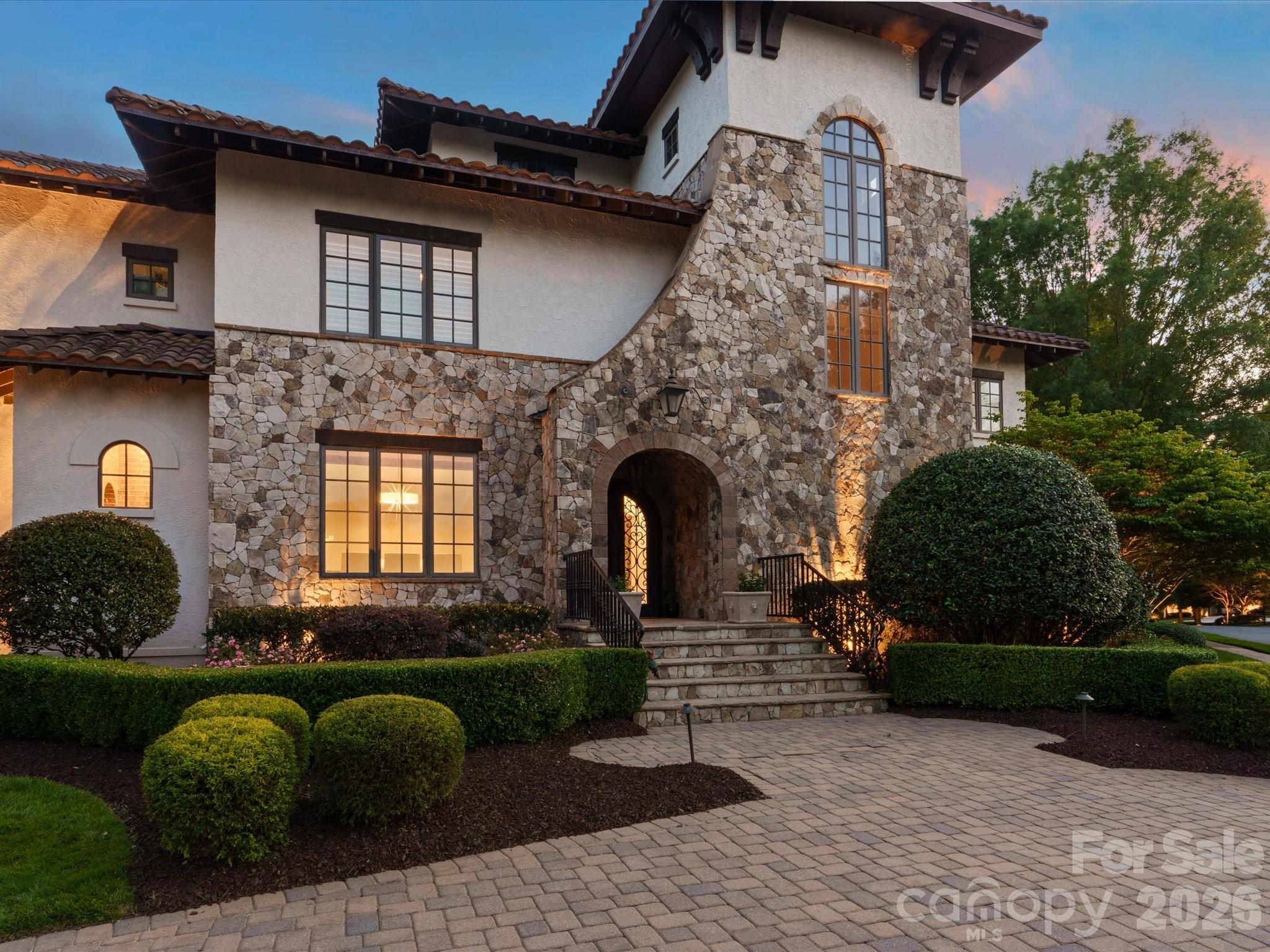 Single Family Residence at 200 Oakmont Lane, Waxhaw, photo 4 of 44