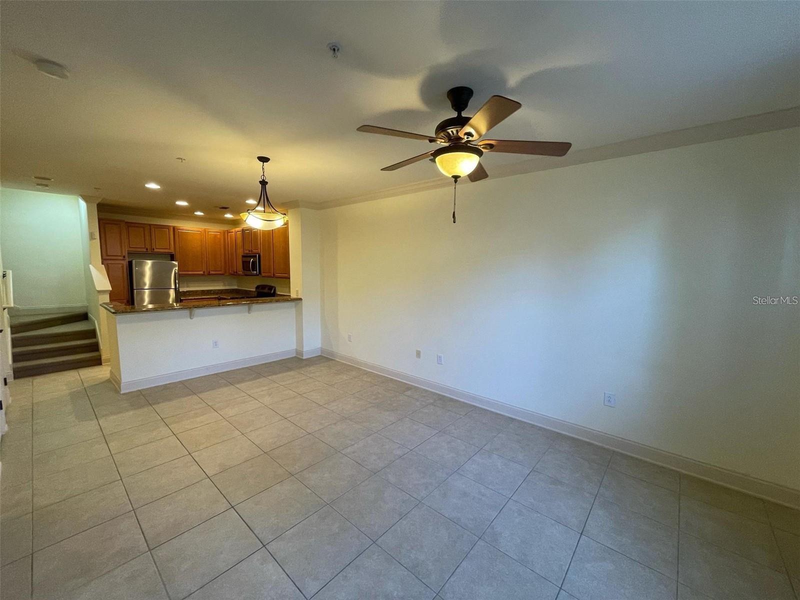 Townhouse at 2846 BELLA VISTA DR, DAVENPORT, photo 4 of 11