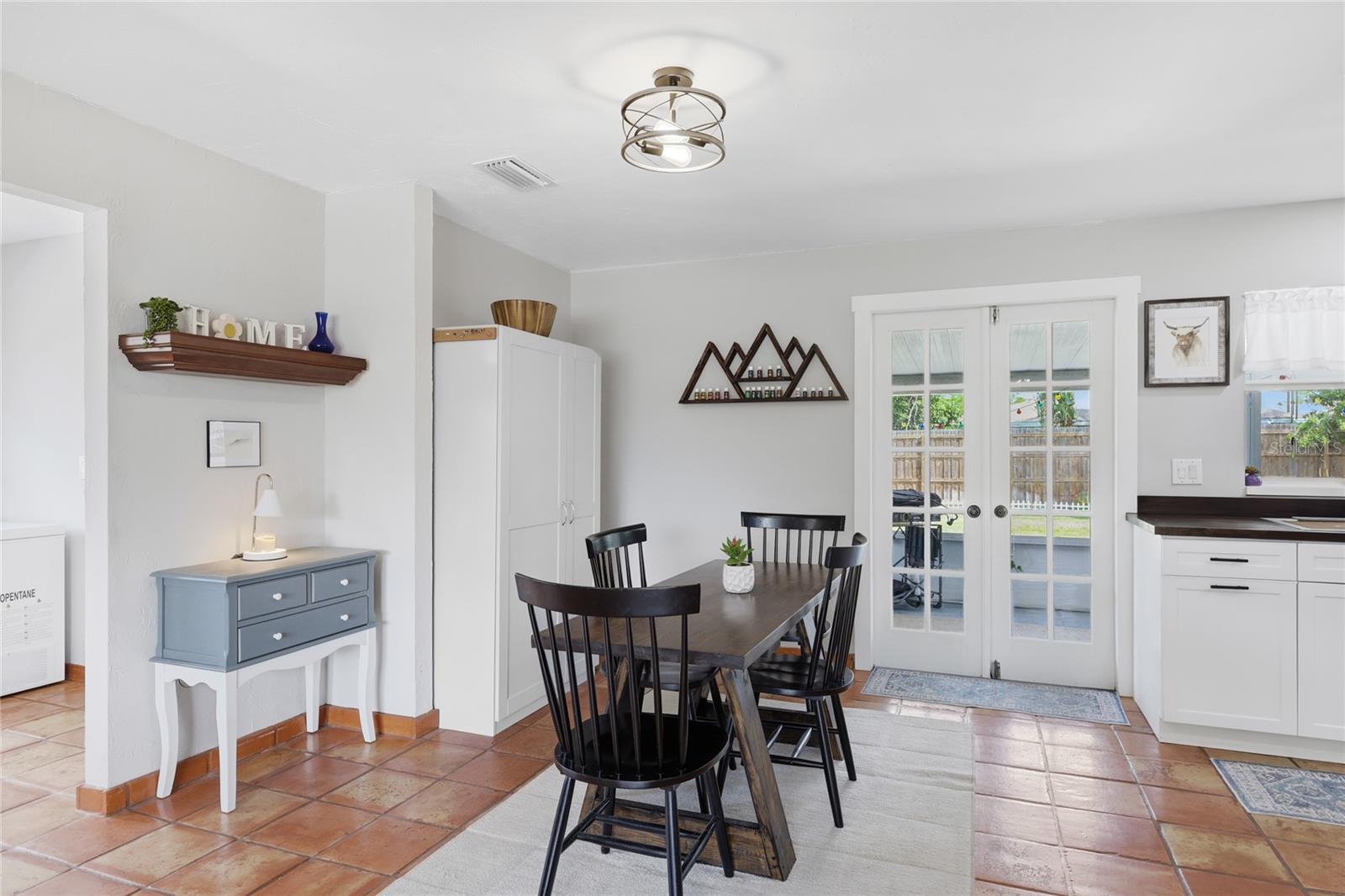 Single Family Residence at 3670 SUNSET BEACH DR, VENICE, photo 10 of 51