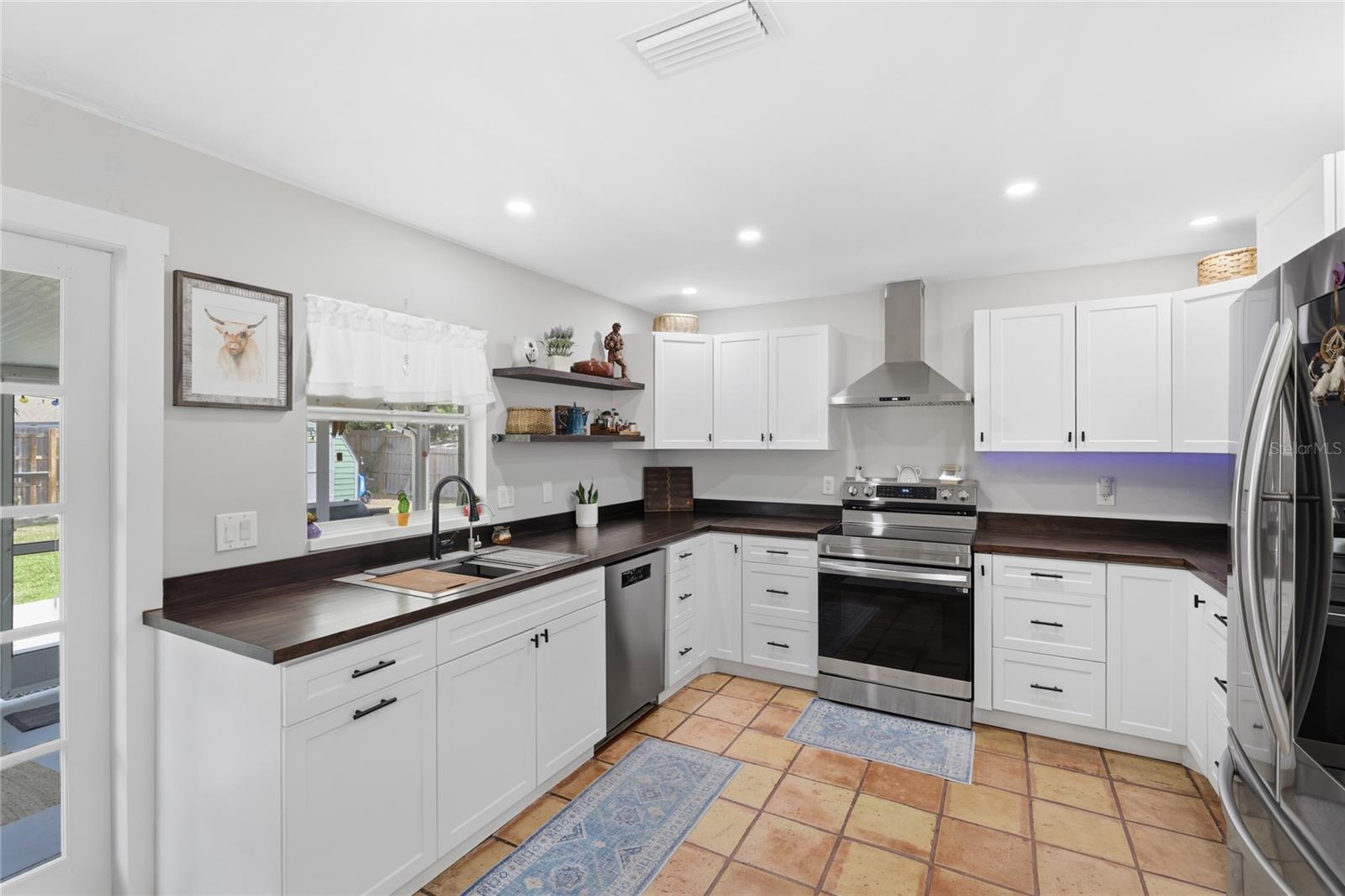Single Family Residence at 3670 SUNSET BEACH DR, VENICE, photo 11 of 51
