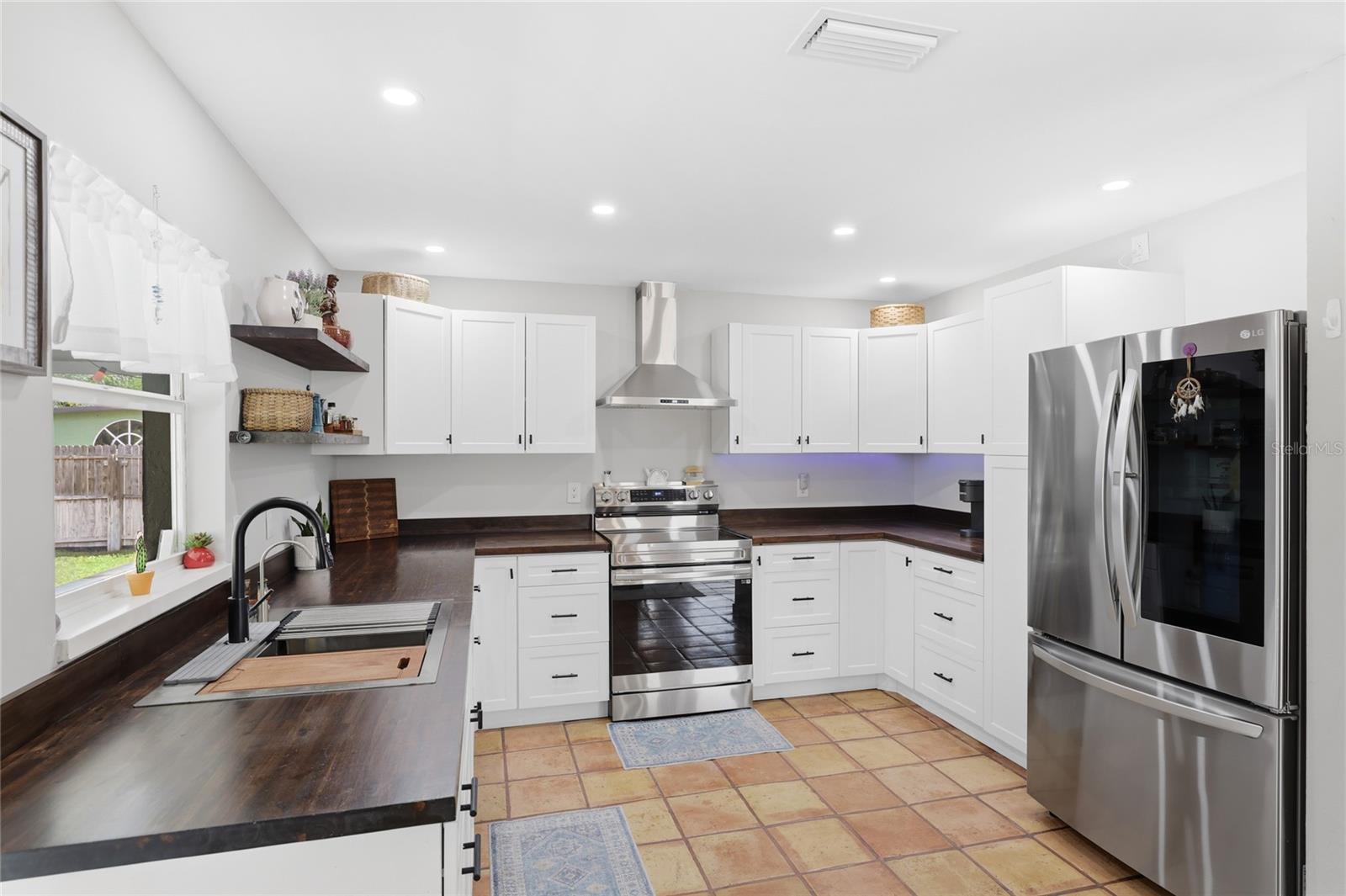 Single Family Residence at 3670 SUNSET BEACH DR, VENICE, photo 12 of 51