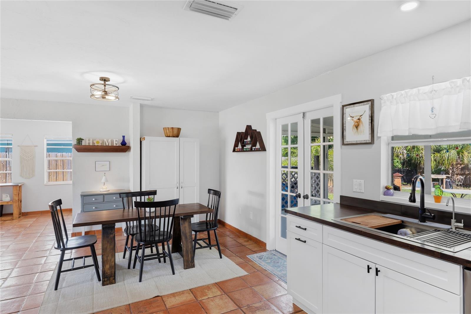 Single Family Residence at 3670 SUNSET BEACH DR, VENICE, photo 13 of 51