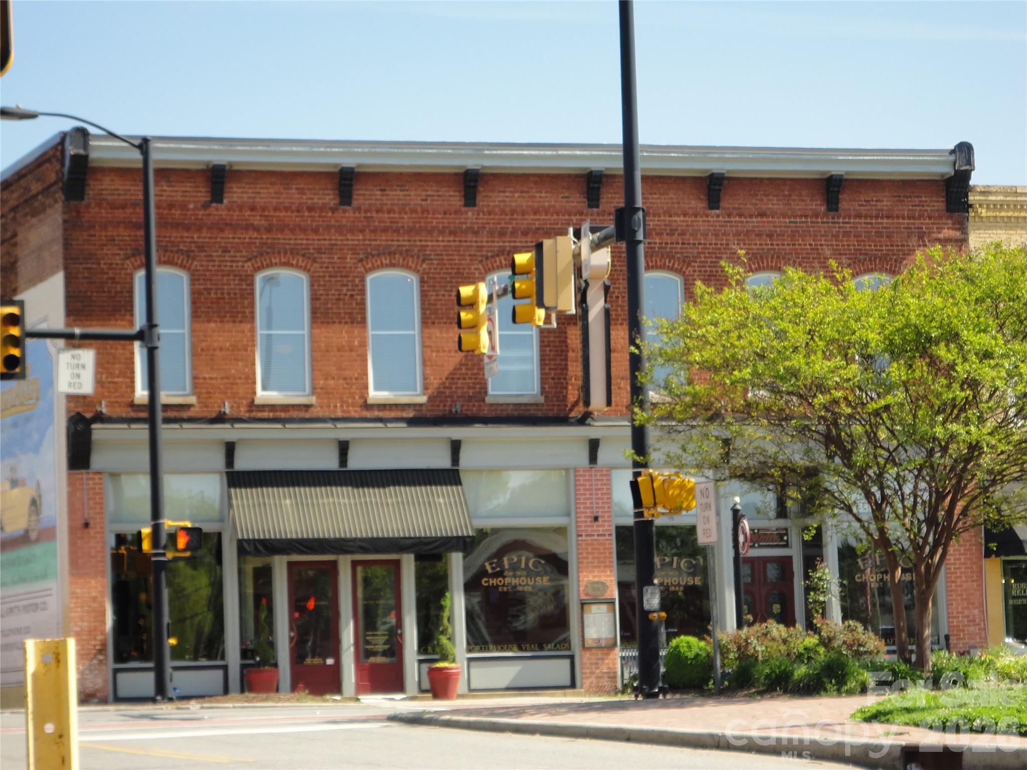 Trendy downtown area - 114 Jentri Way, Mooresville