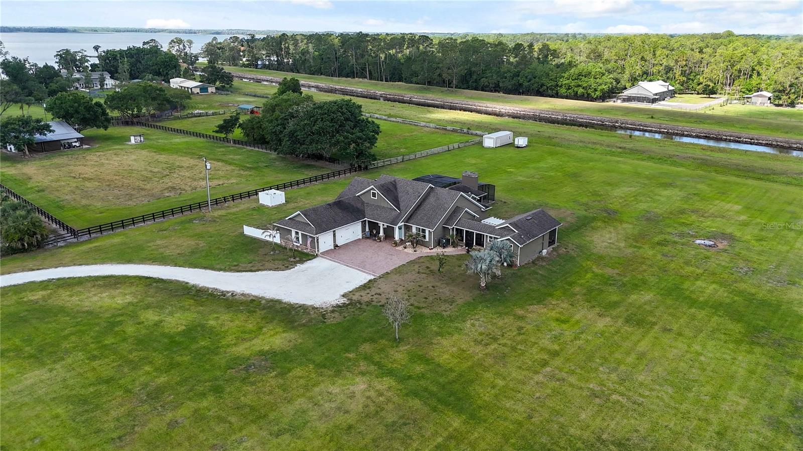 4901 MANOR HOUSE LN