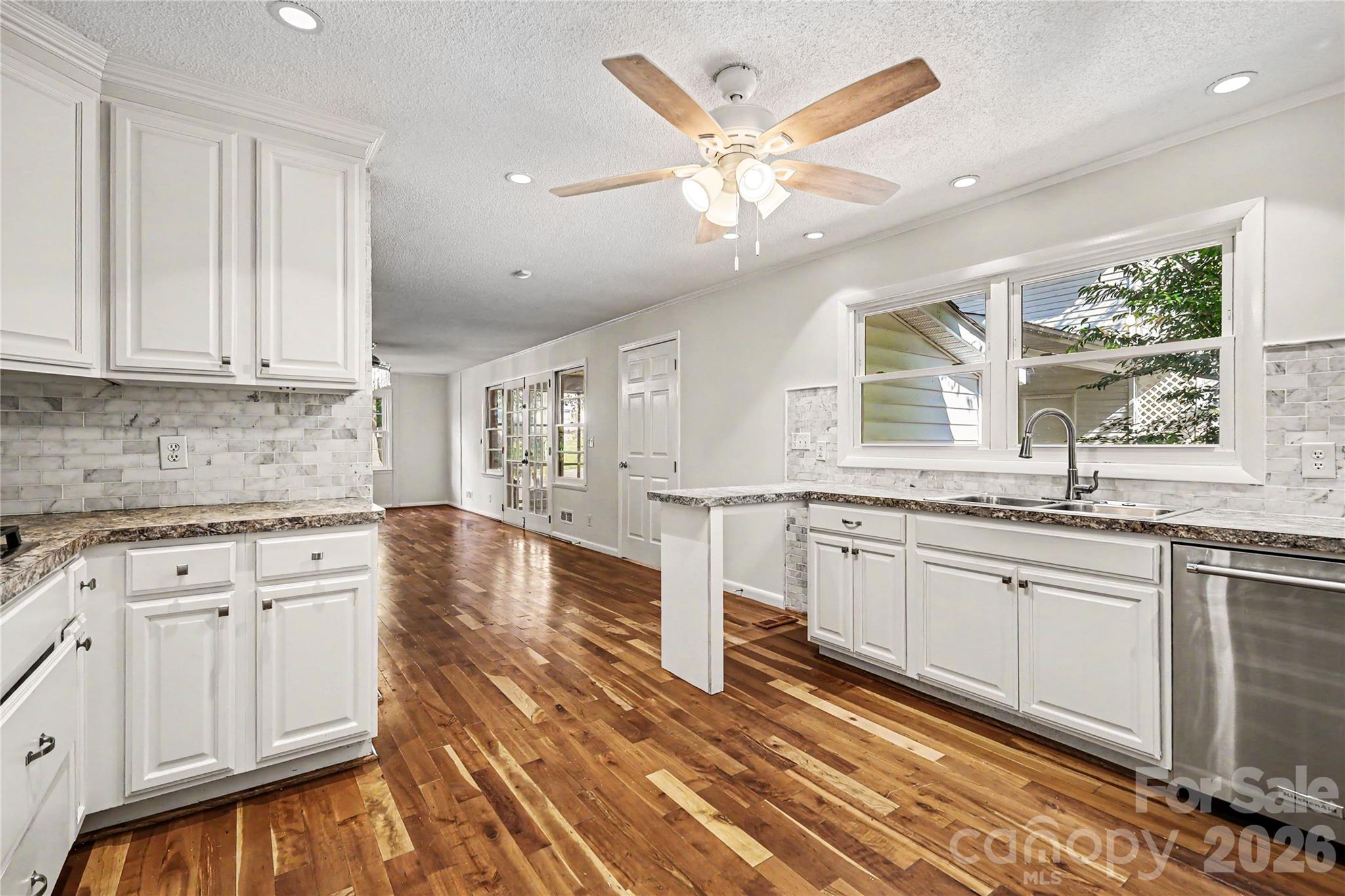Single Family Residence at 211 Windsor Drive, Shelby, photo 2 of 21