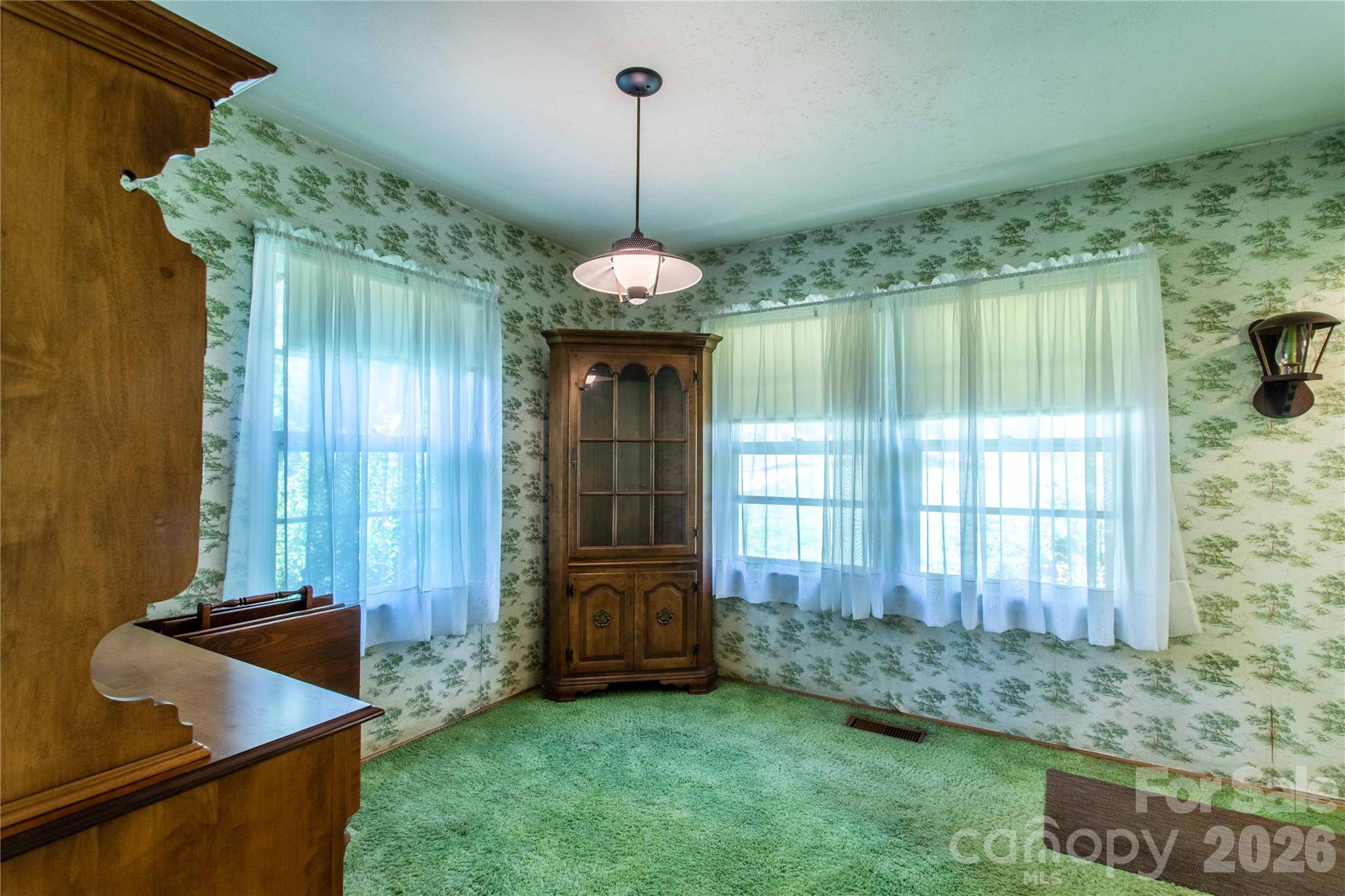 Single Family Residence at 3004 Kanuga Road, Hendersonville, photo 8 of 44