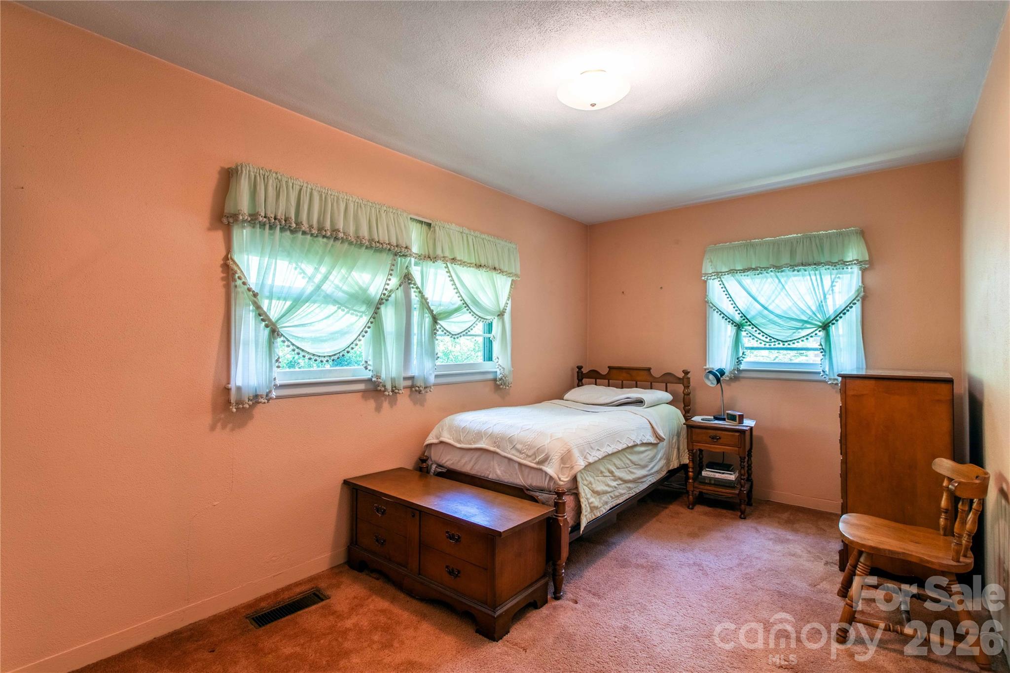 Single Family Residence at 3004 Kanuga Road, Hendersonville, photo 15 of 44