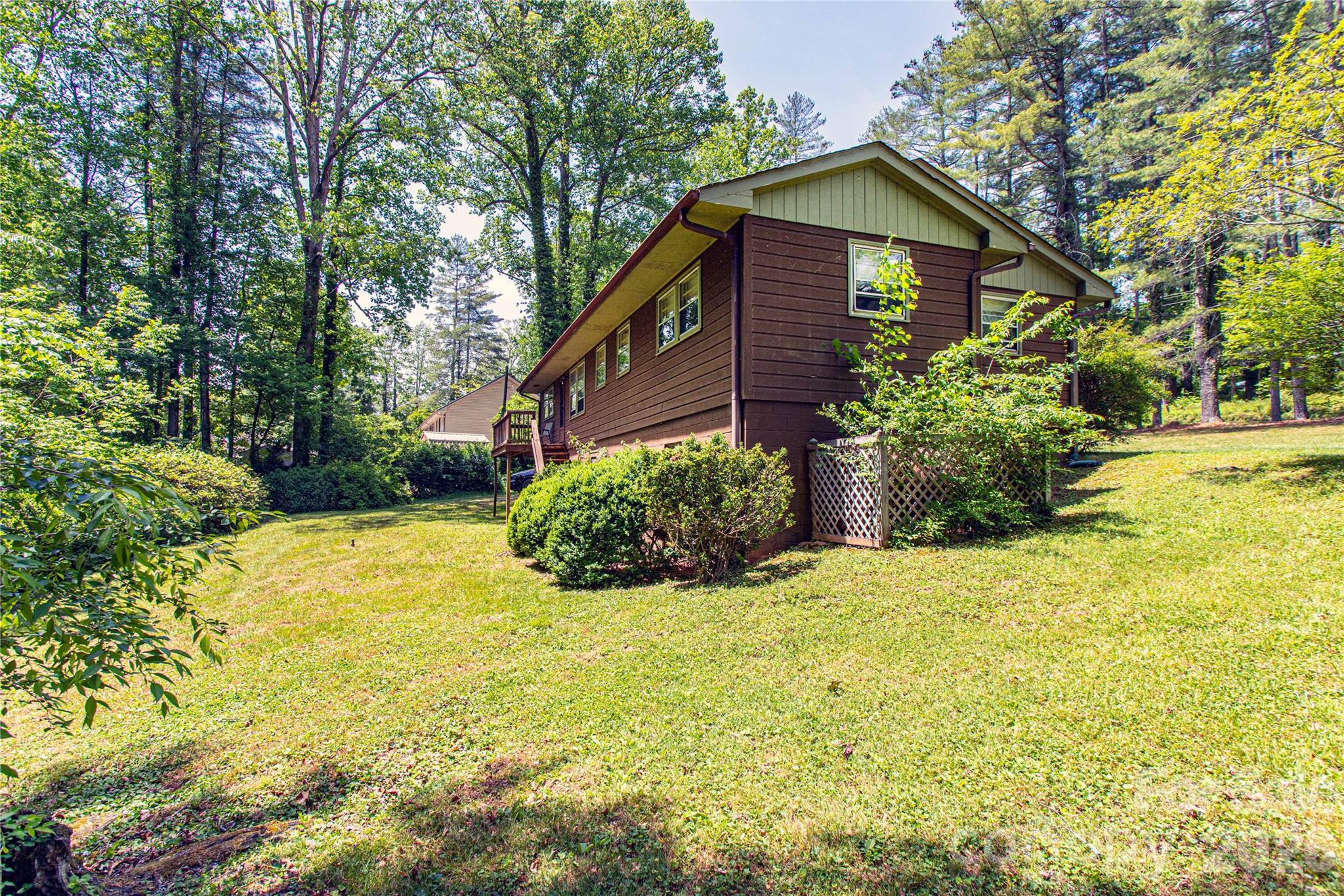 Single Family Residence at 3004 Kanuga Road, Hendersonville, photo 37 of 44