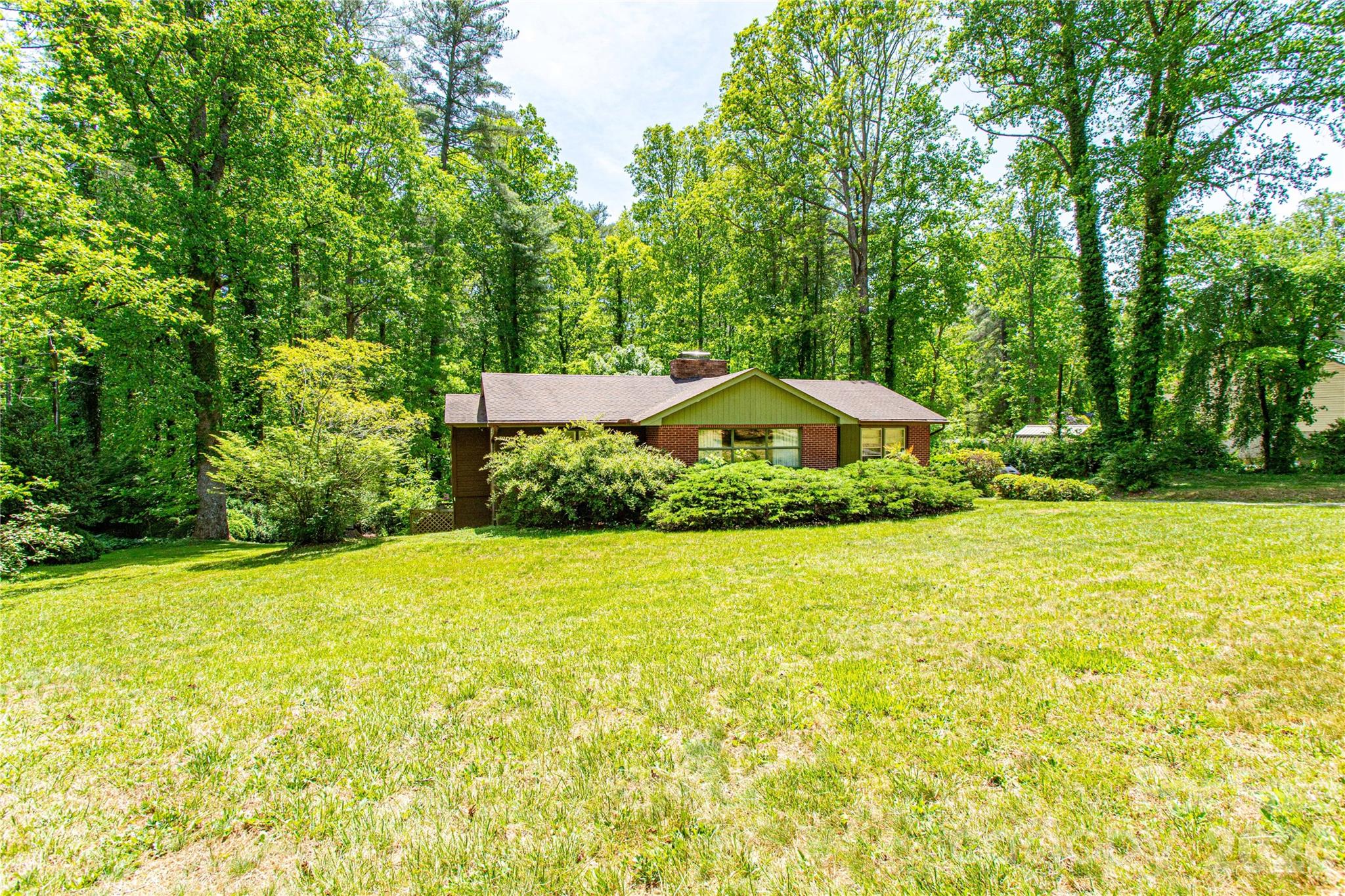Single Family Residence at 3004 Kanuga Road, Hendersonville, photo 38 of 44