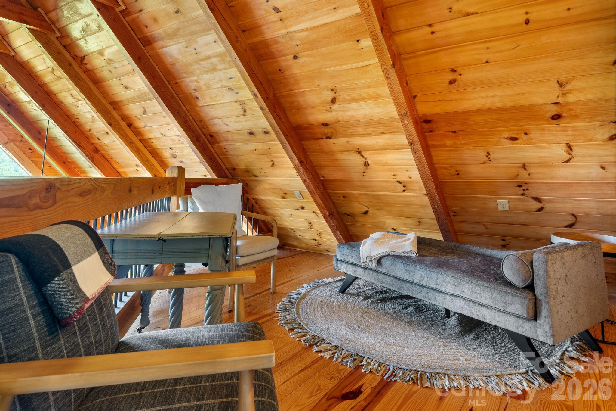 Sitting Area - Upper Loft - 6749 Fire Crest Lane, Lenoir