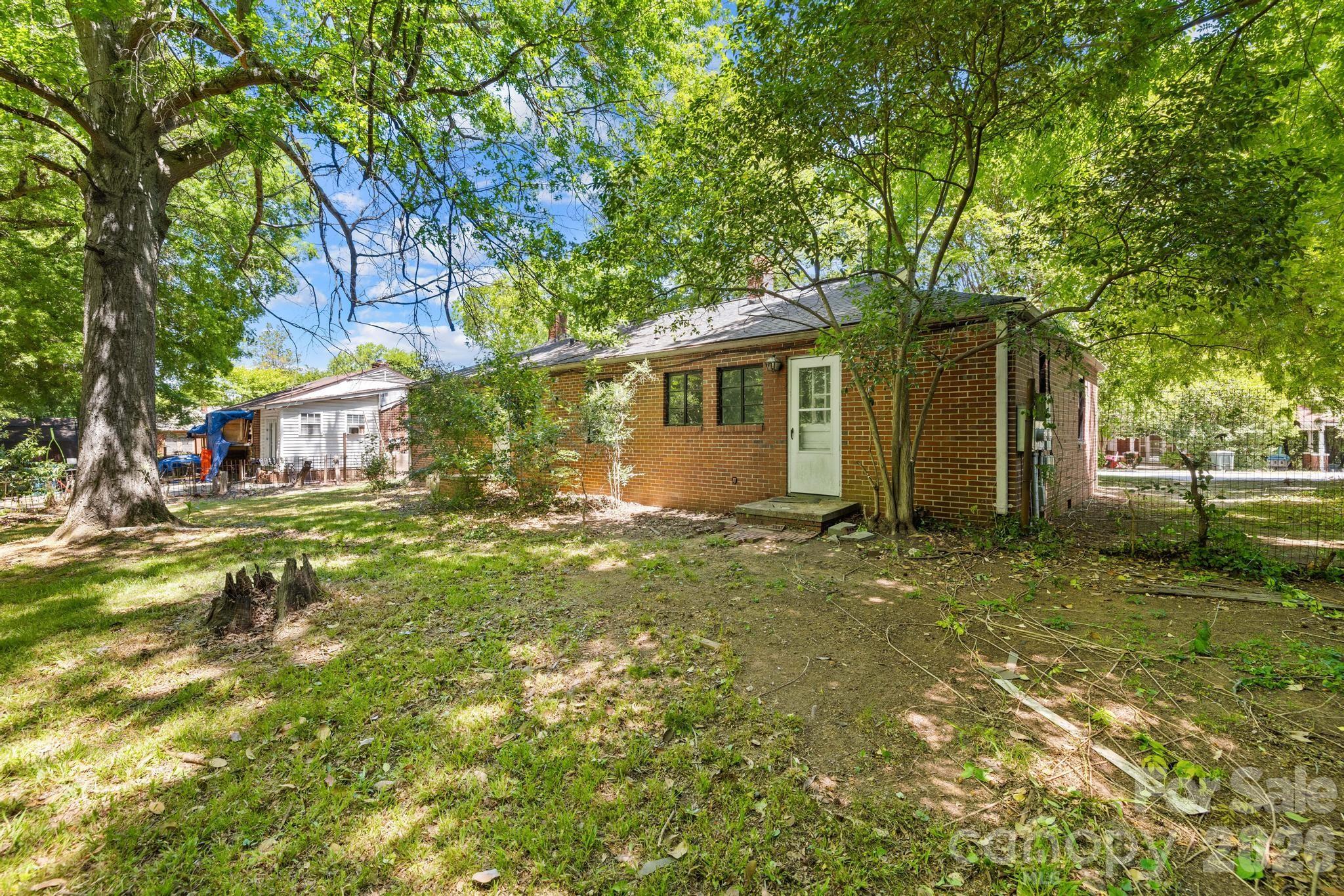 Duplex at 317 W D Avenue, Salisbury, photo 3 of 32