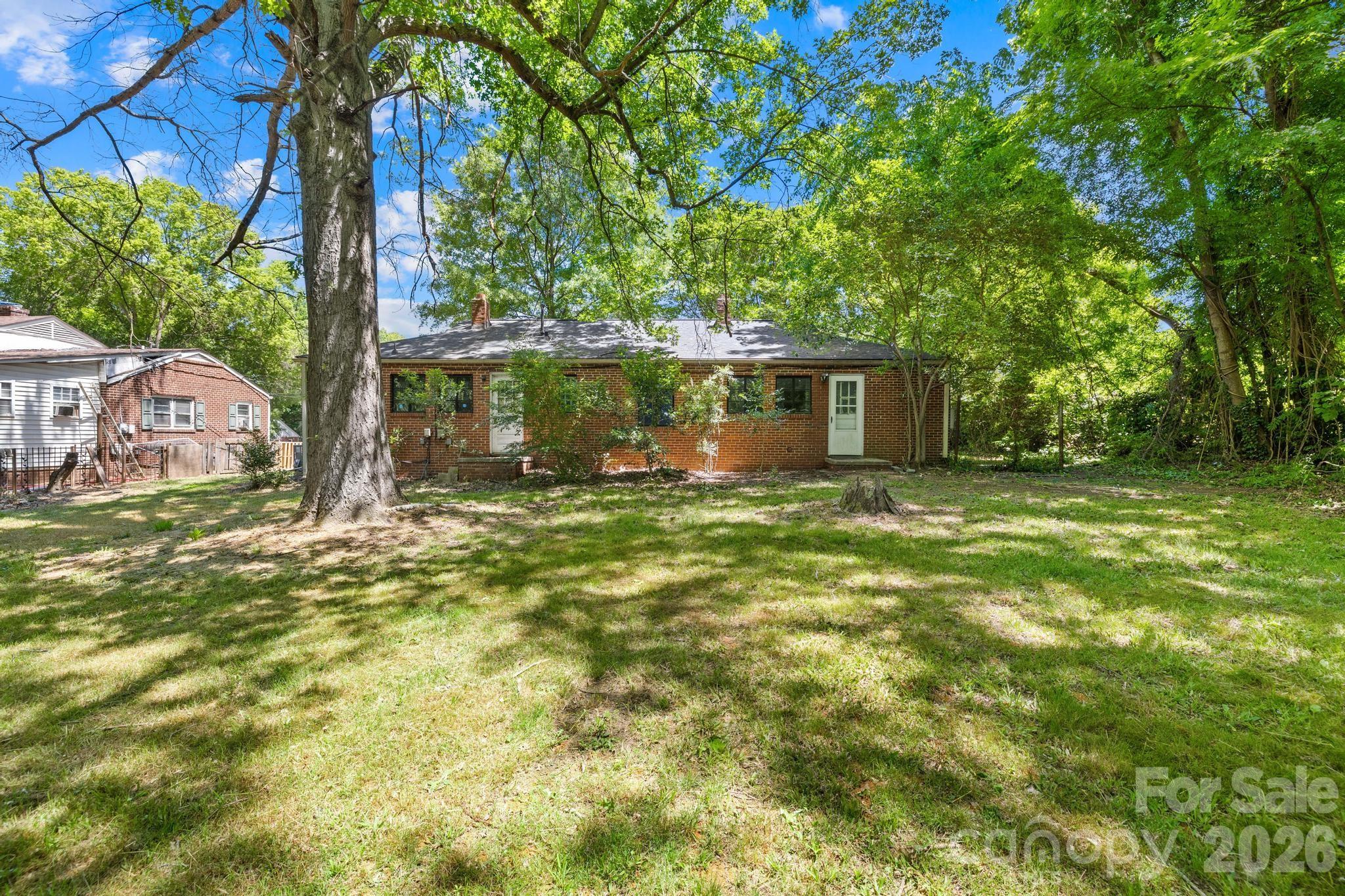 Duplex at 317 W D Avenue, Salisbury, photo 4 of 32