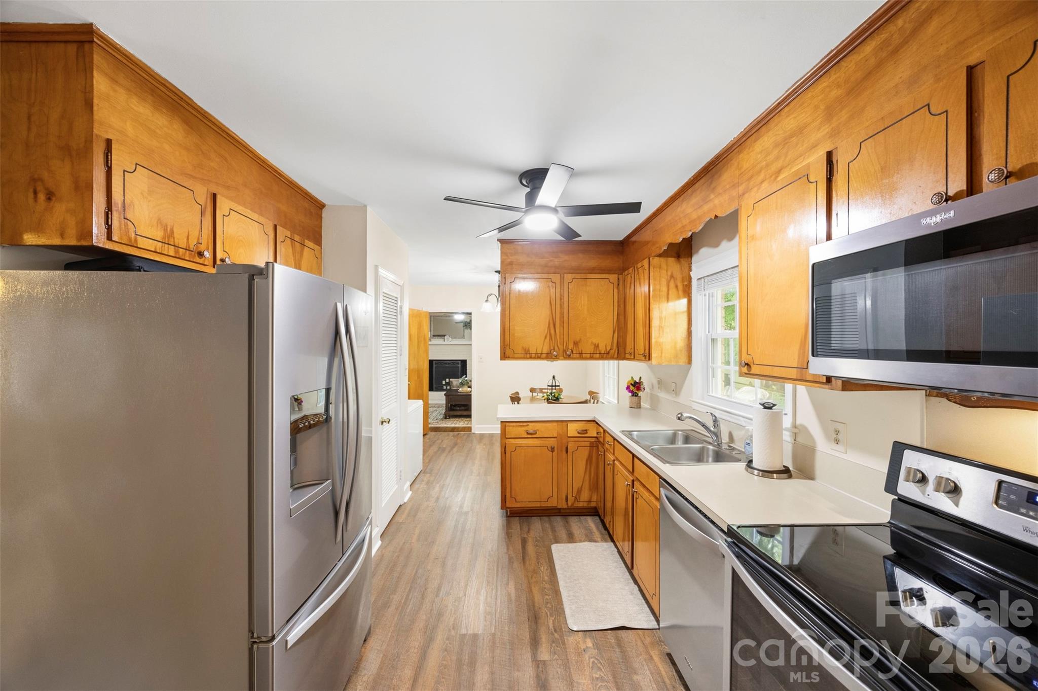 Single Family Residence at 1254 Churchill Drive, Gastonia, photo 11 of 36