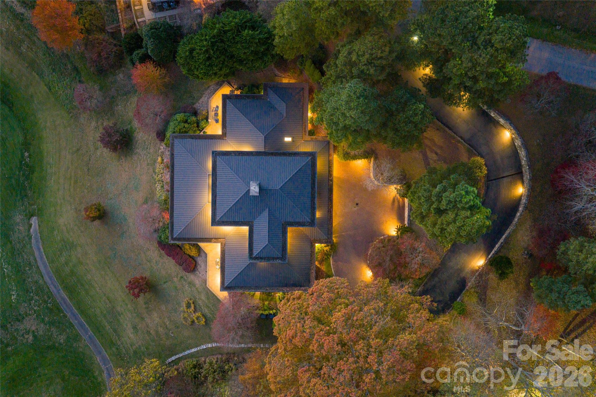 Single Family Residence at 820 Laurel Ridge Drive, Waynesville, photo 2 of 48
