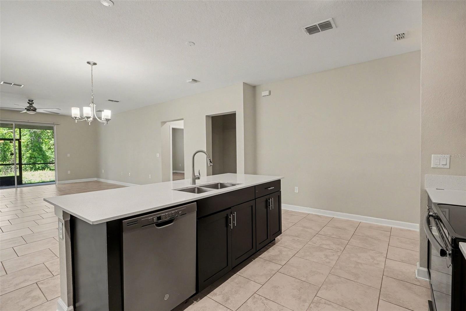 Single Family Residence at 467 BRUNSWICK DR, DAVENPORT, photo 10 of 29