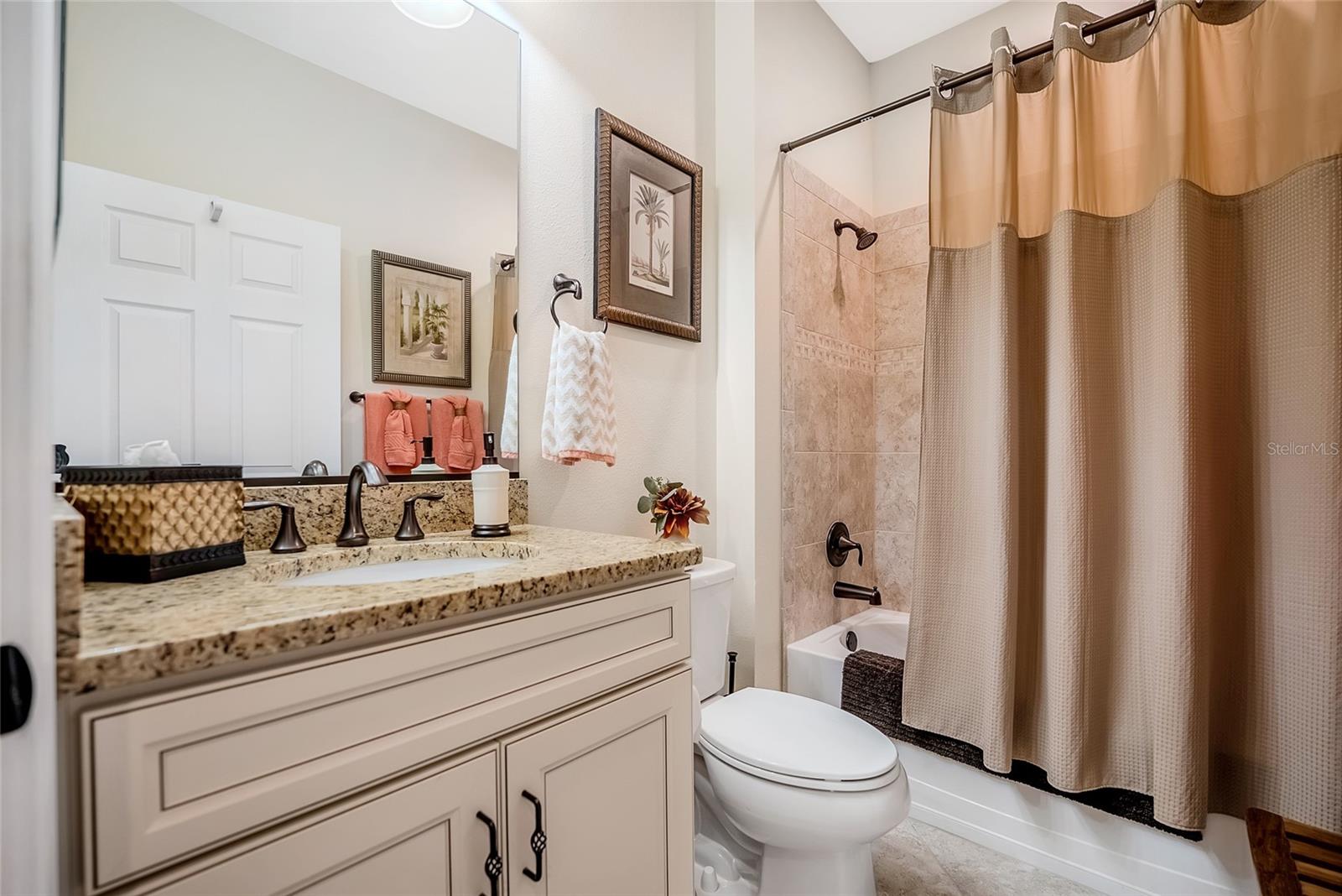 Guest bathroom - 6707 SW 95TH CIR, OCALA