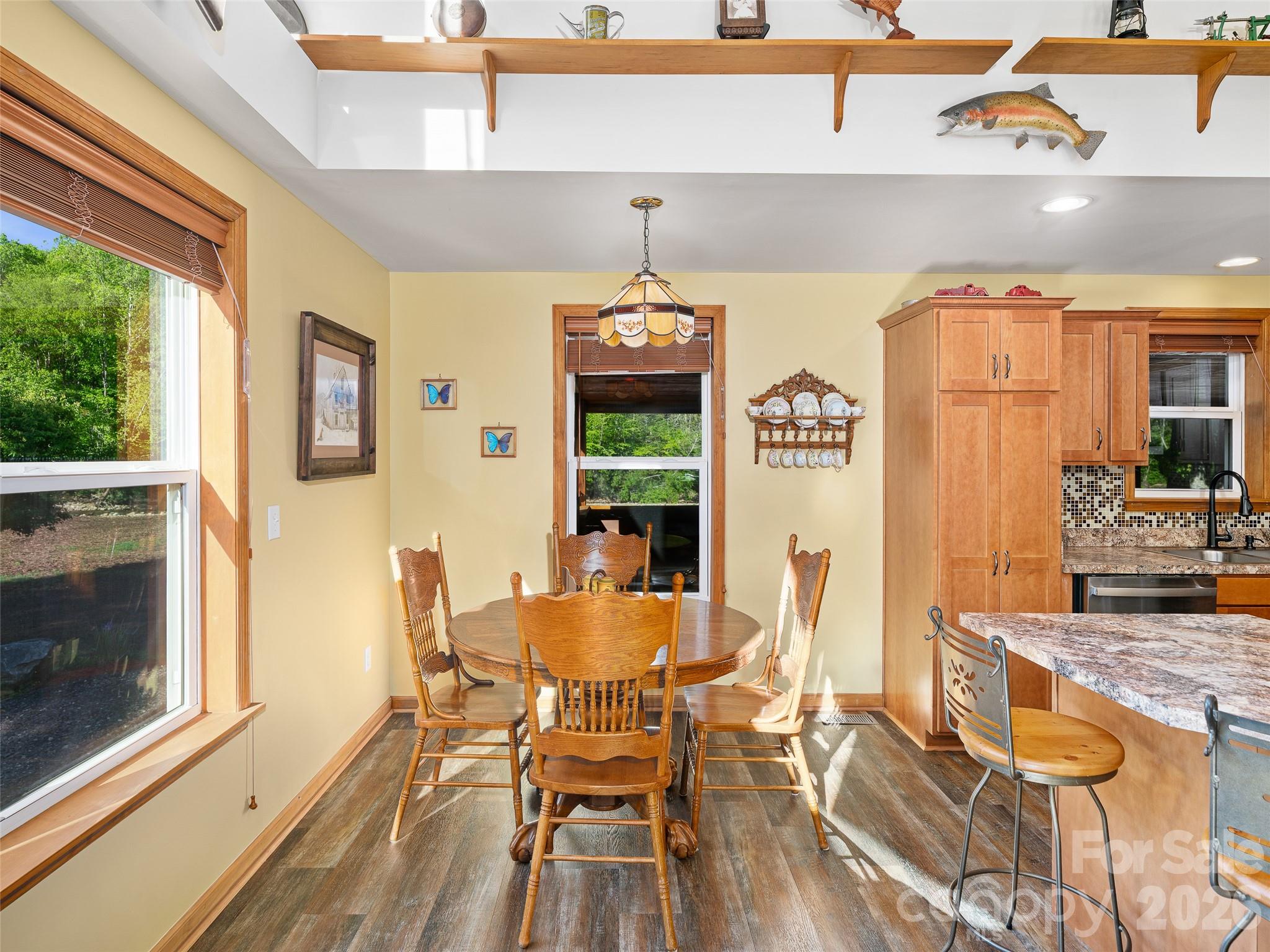 Dining area - 326 Ewart Wilson Road, Burnsville