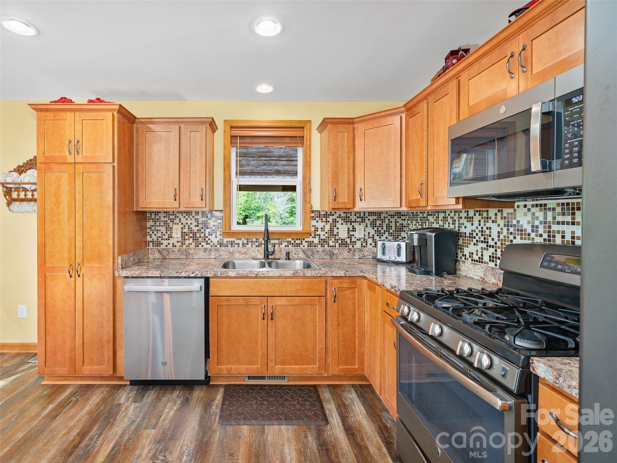 New appliances 3/25 - 326 Ewart Wilson Road, Burnsville