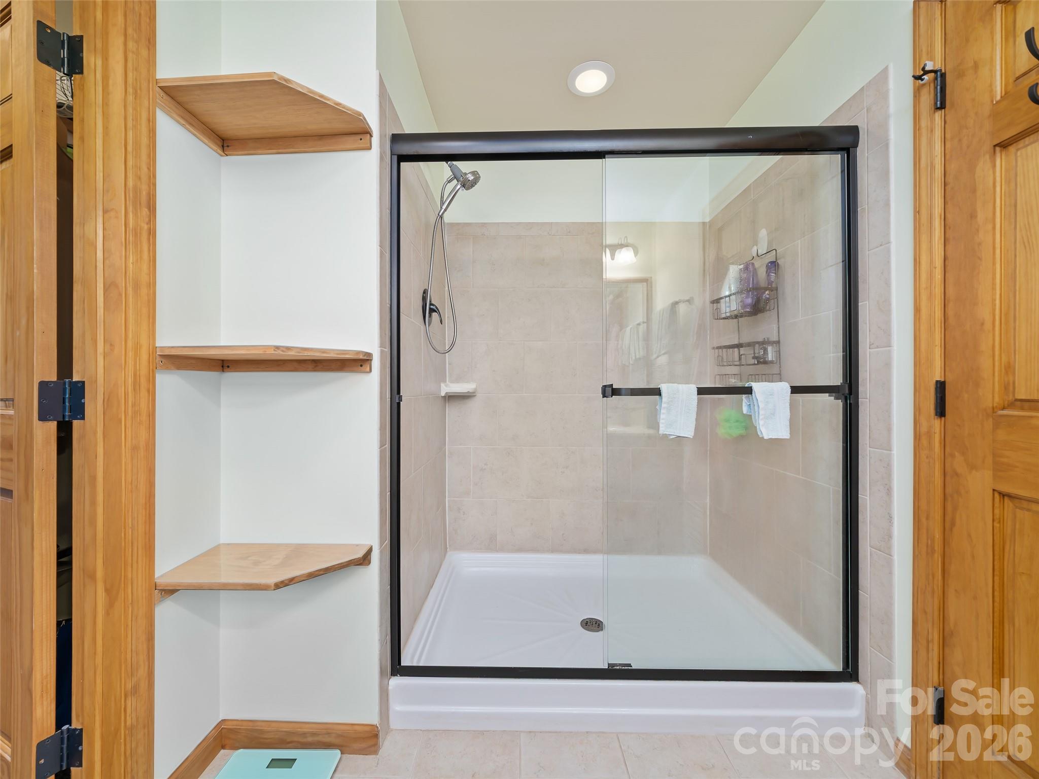 Walk-in - 326 Ewart Wilson Road, Burnsville