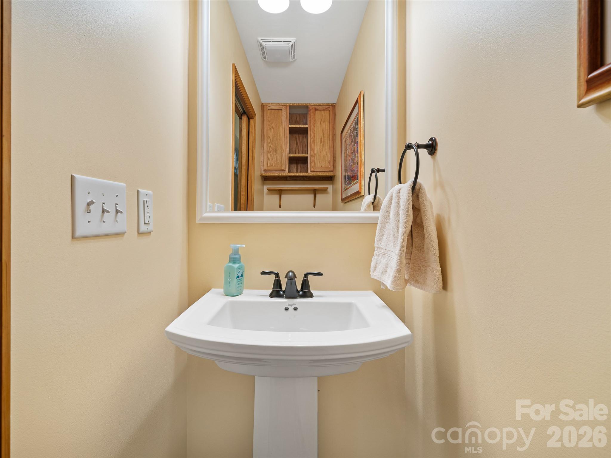 half-bath - 326 Ewart Wilson Road, Burnsville