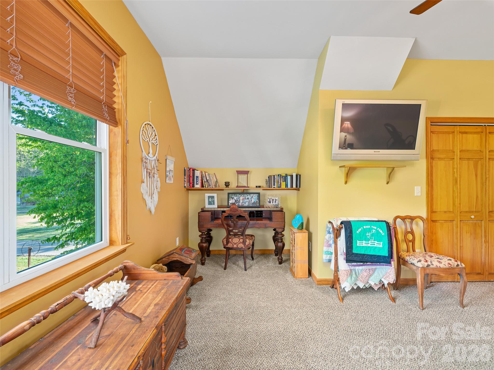 Room for more - 326 Ewart Wilson Road, Burnsville