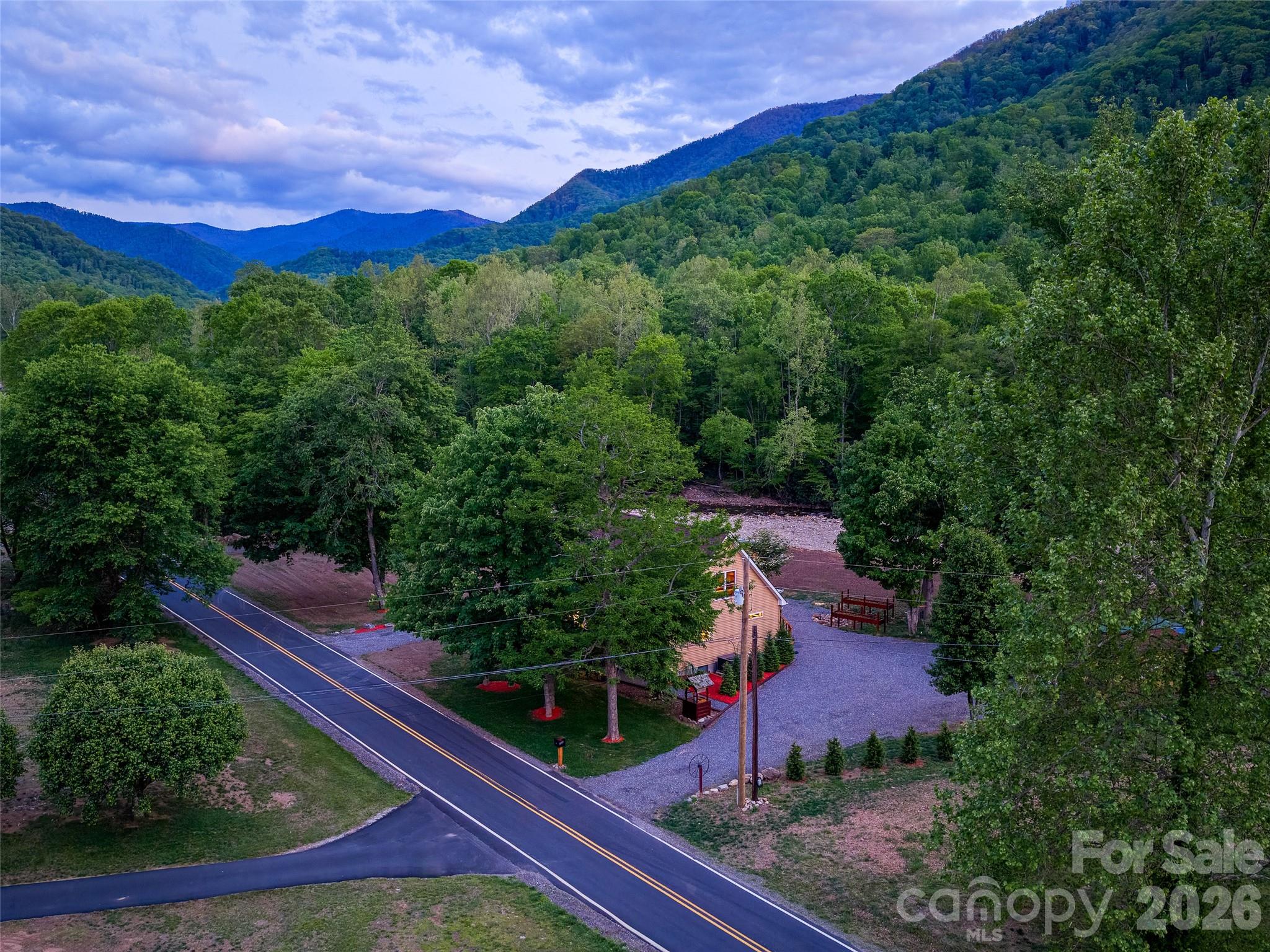 Easy access, straight-shot to town - 326 Ewart Wilson Road, Burnsville