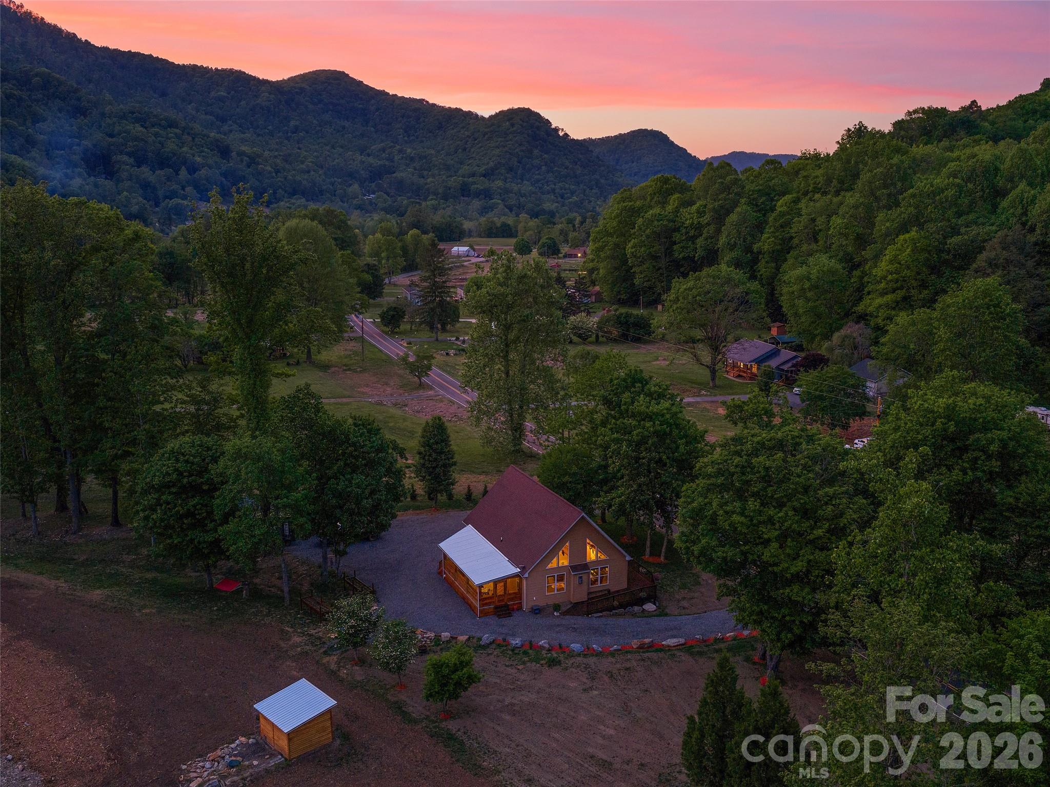a WNC beauty - 326 Ewart Wilson Road, Burnsville