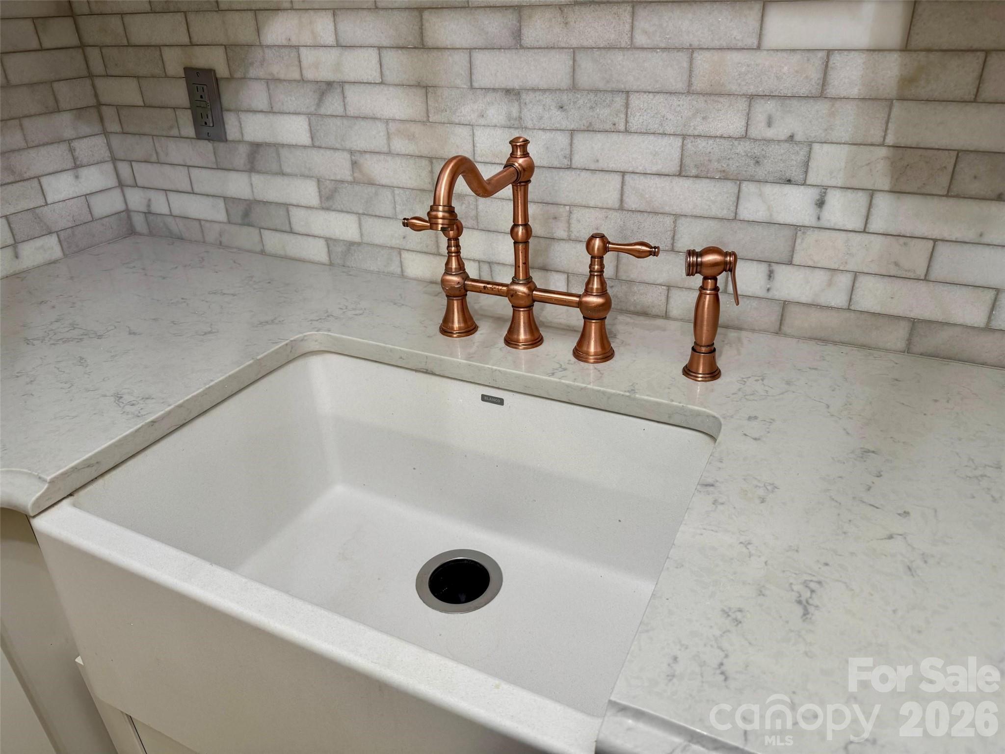 Farm-style sink. - 427 6th Avenue W, Hendersonville