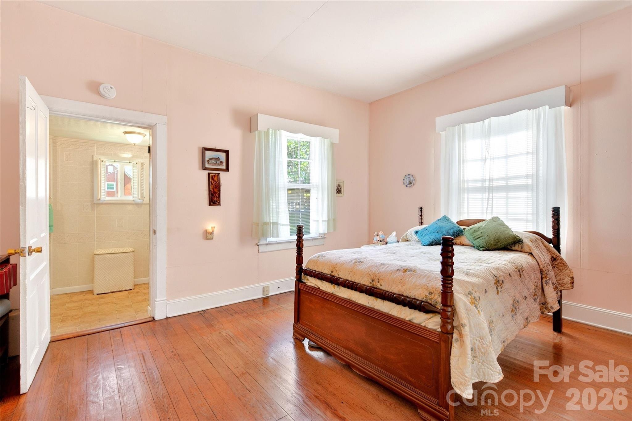 2nd bedroom has full bath - 35 Second Street, Marion