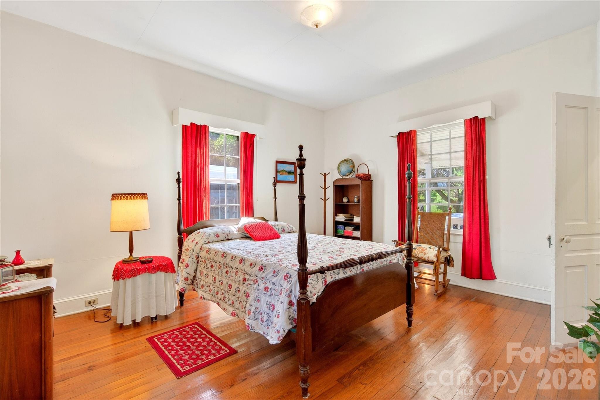 Primary bedroom with wood flooring - 35 Second Street, Marion