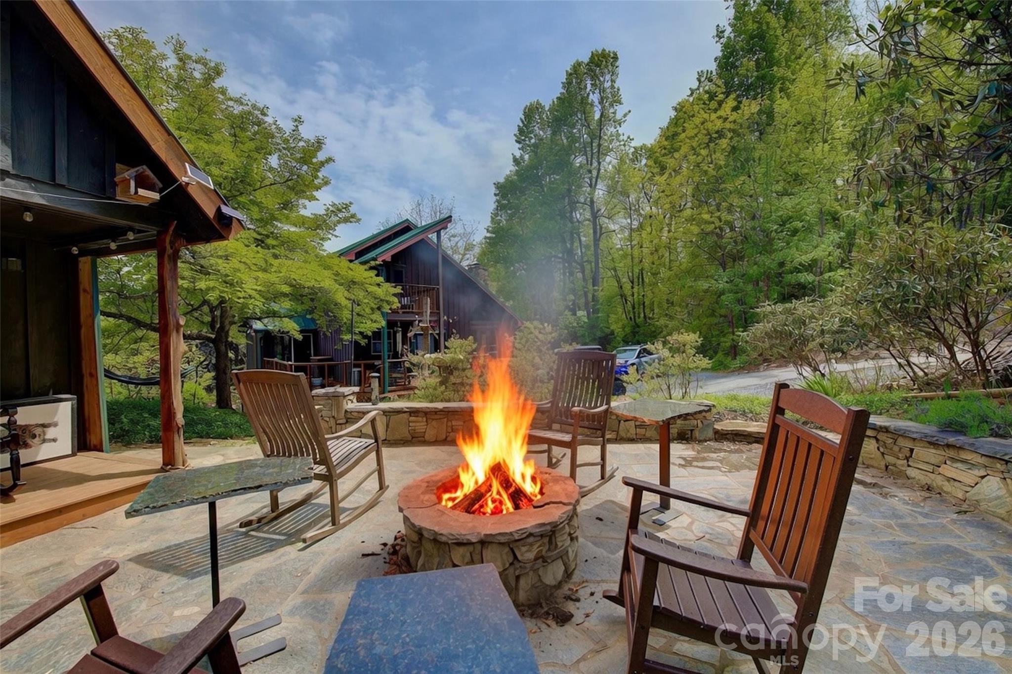 Entertainment nearly year round - 262 Azalea Hills Lane, Spruce Pine
