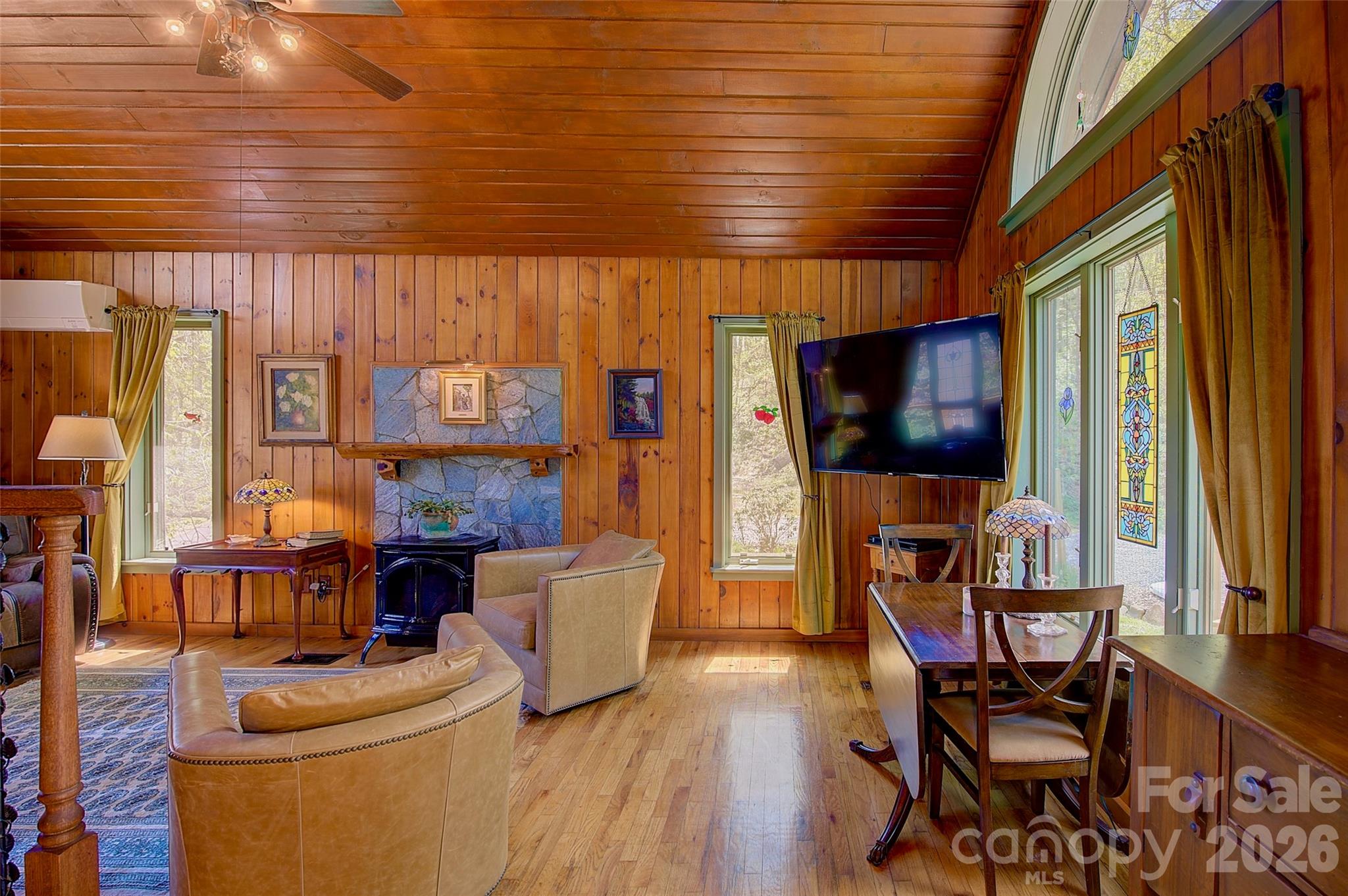 Single Family Residence at 262 Azalea Hills Lane, Spruce Pine, photo 15 of 48