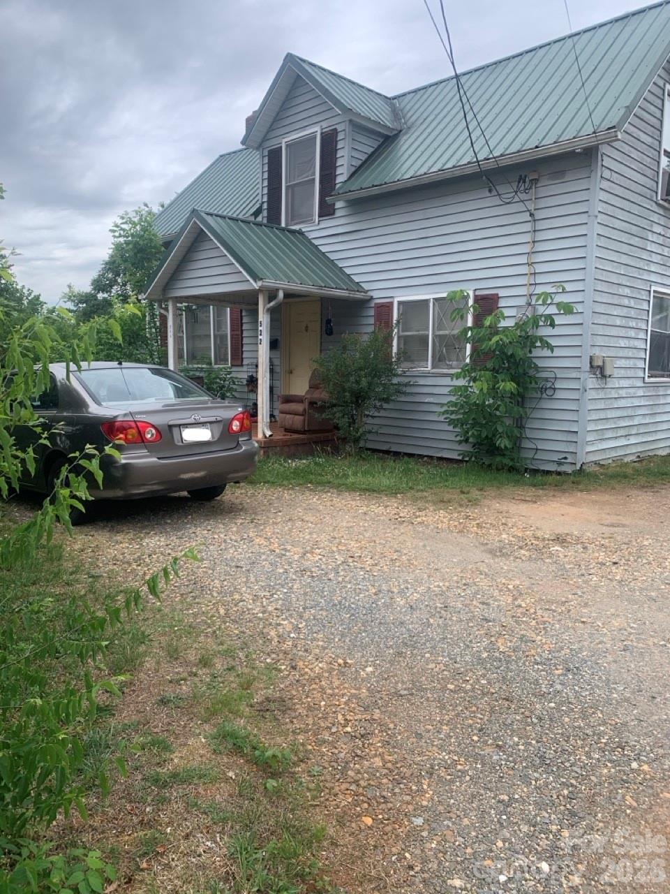 Single Family Residence at 522 W Concord Street, Morganton, photo 2 of 8