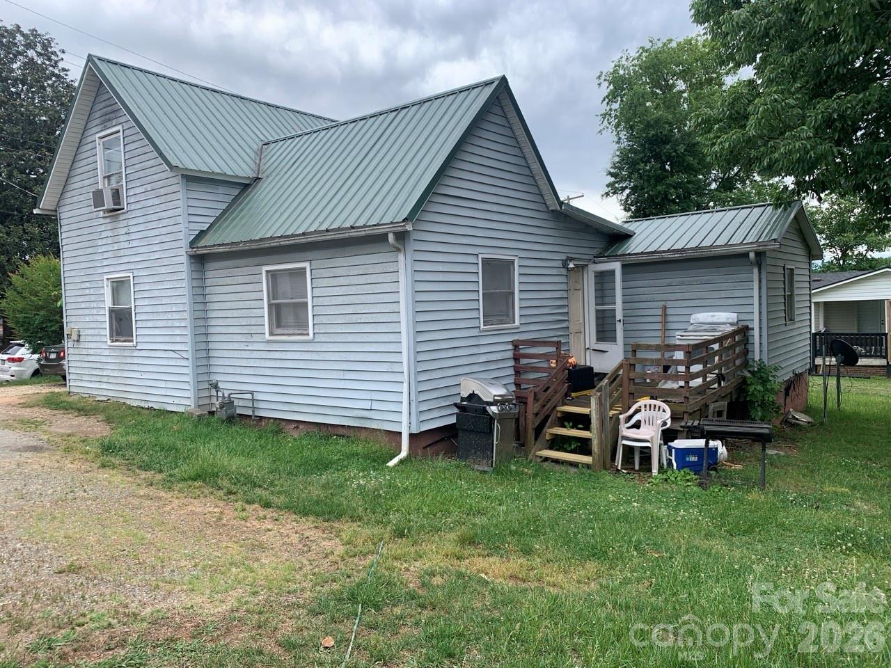 Single Family Residence at 522 W Concord Street, Morganton, photo 3 of 8