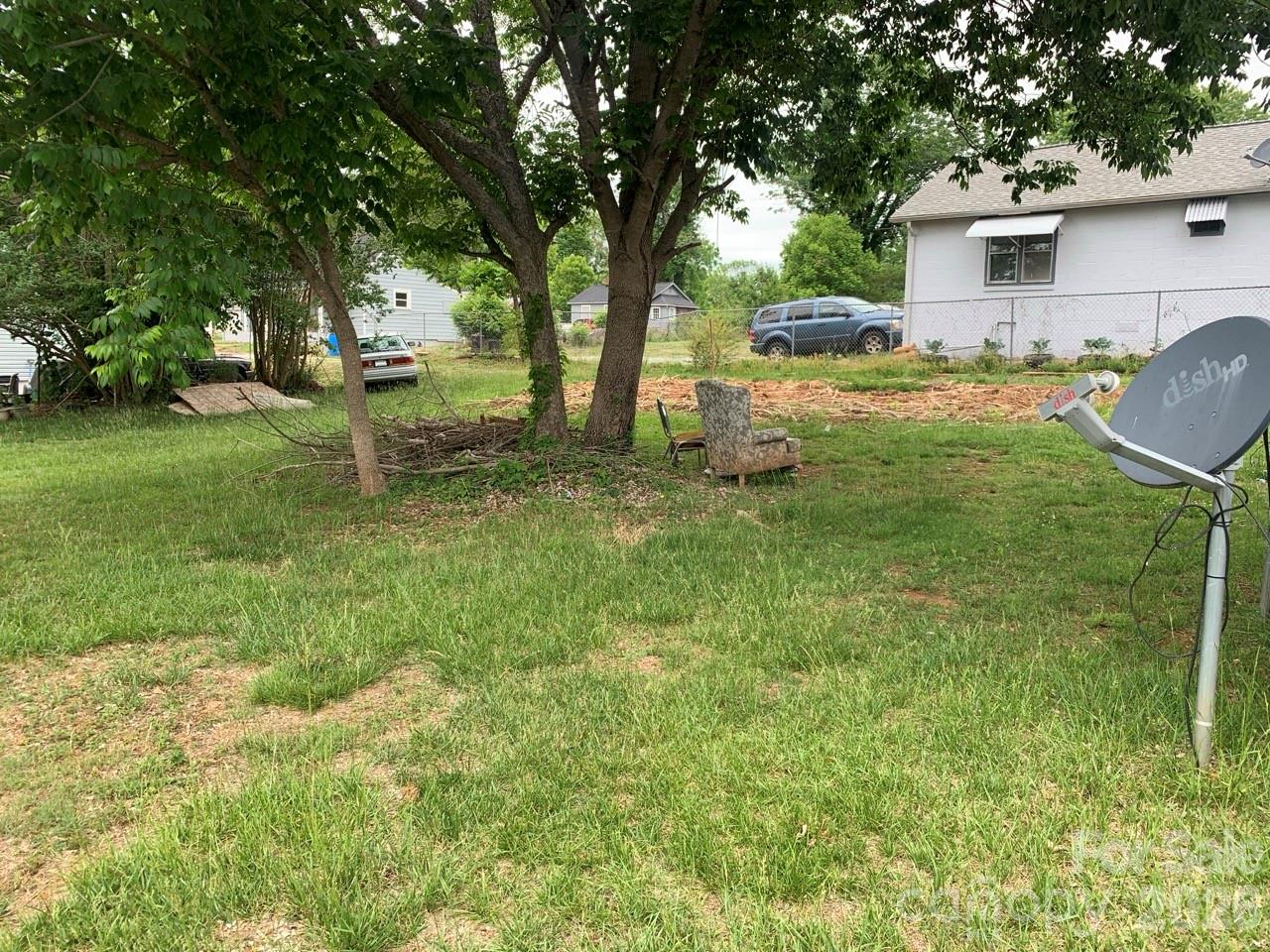 Single Family Residence at 522 W Concord Street, Morganton, photo 5 of 8