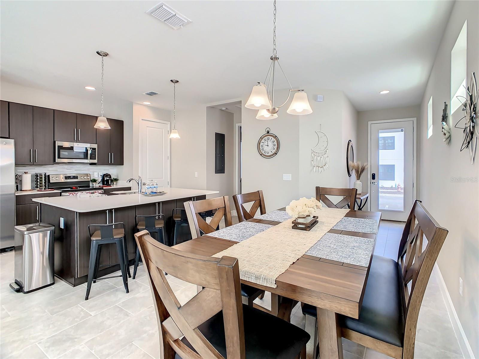 Single Family Residence at 208 VILLA DOMANI CIR, DAVENPORT, photo 4 of 37
