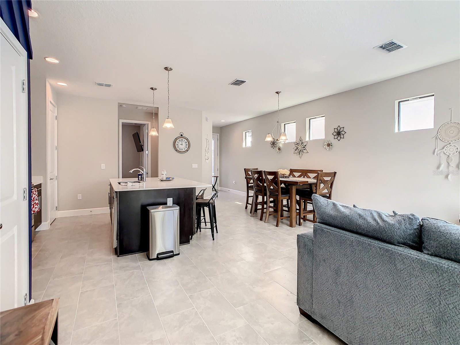 Single Family Residence at 208 VILLA DOMANI CIR, DAVENPORT, photo 9 of 37